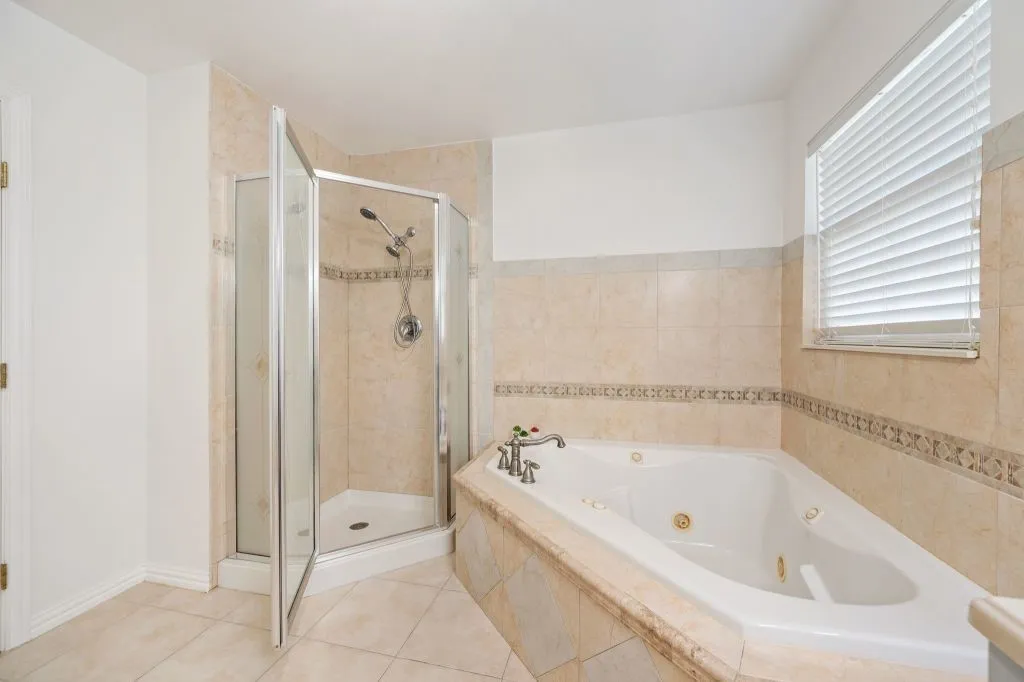 Single Family Residence For Sale in Tarrant County , 5132 Pearl Drive, North Richland Hills, Texas 76180, 6 Bedroom, 5 Bathroom, 3 Garage spaces, 3,230 Sqft, built in 2009, mls#21357477, Real Estate Agent in North Richland Hills, Homes For Sale in Tarrant county, Homes For Sale in North Richland Hills, Realtor in North Richland Hills Texas, Real Estate Brokerage Independent Realty Texas, Luminita Cordes Realtor