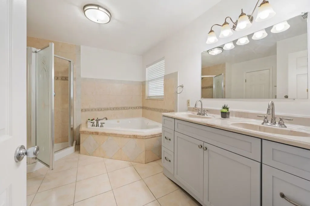 Single Family Residence For Sale in Tarrant County , 5132 Pearl Drive, North Richland Hills, Texas 76180, 6 Bedroom, 5 Bathroom, 3 Garage spaces, 3,230 Sqft, built in 2009, mls#21357477, Real Estate Agent in North Richland Hills, Homes For Sale in Tarrant county, Homes For Sale in North Richland Hills, Realtor in North Richland Hills Texas, Real Estate Brokerage Independent Realty Texas, Luminita Cordes Realtor