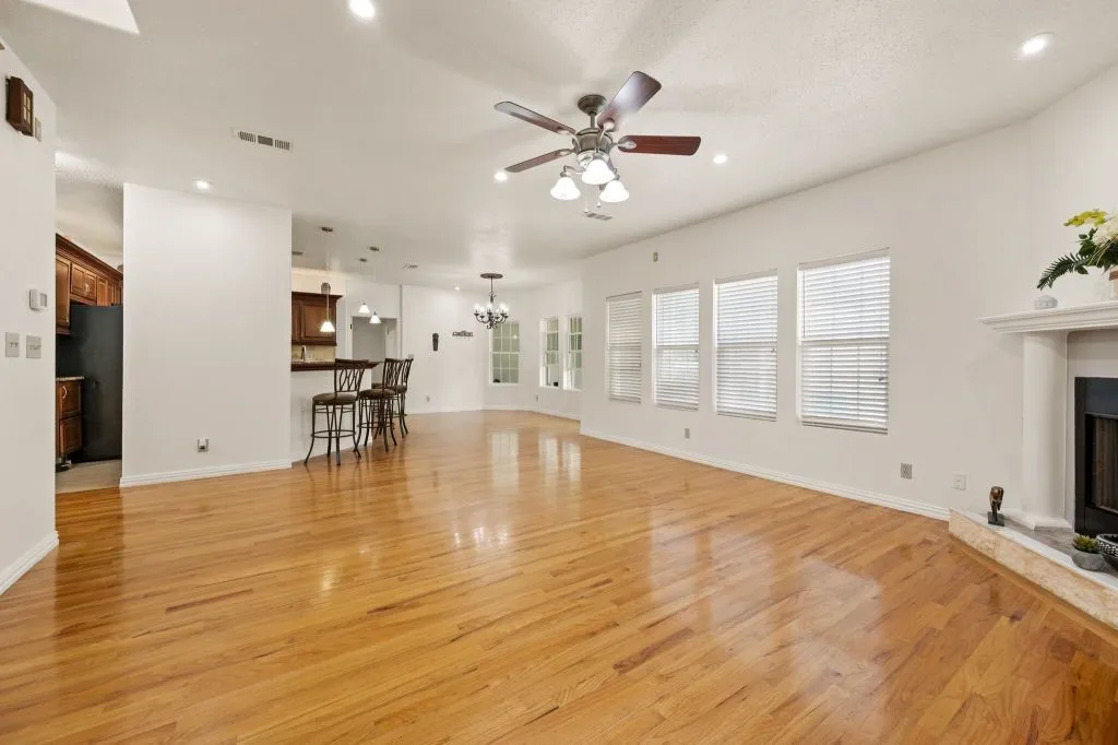 Single Family Residence For Sale in Tarrant County , 5132 Pearl Drive, North Richland Hills, Texas 76180, 6 Bedroom, 5 Bathroom, 3 Garage spaces, 3,230 Sqft, built in 2009, mls#21357477, Real Estate Agent in North Richland Hills, Homes For Sale in Tarrant county, Homes For Sale in North Richland Hills, Realtor in North Richland Hills Texas, Real Estate Brokerage Independent Realty Texas, Luminita Cordes Realtor