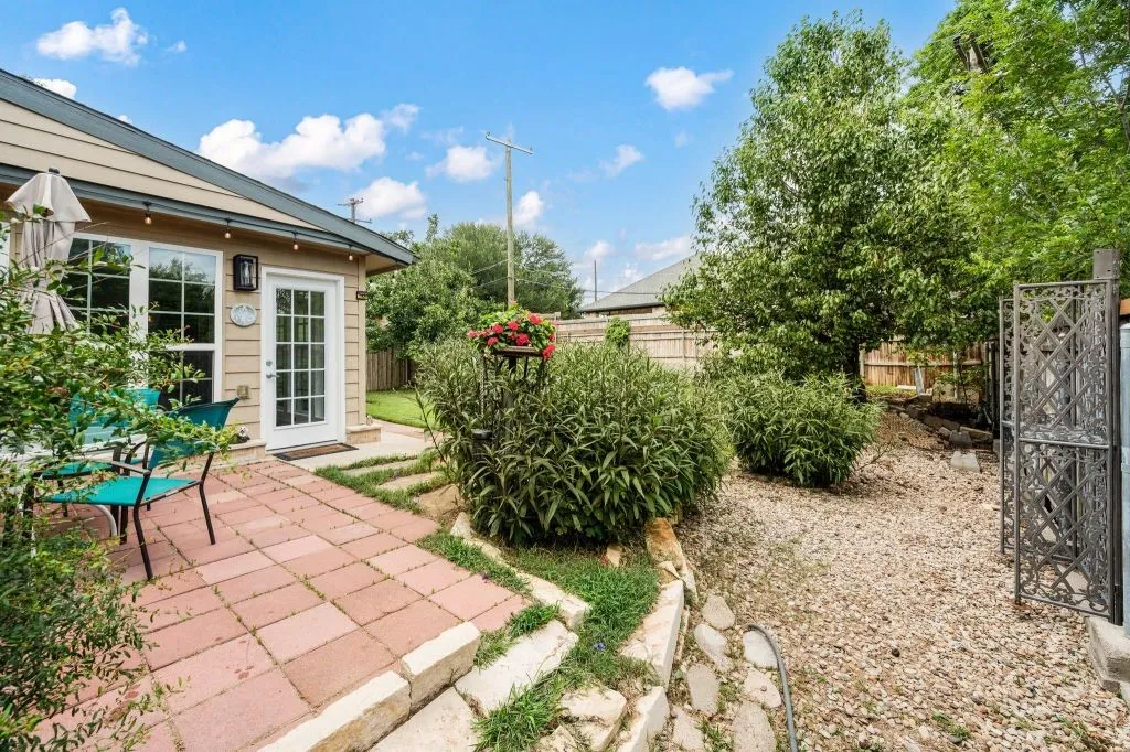 Single Family Residence For Sale in Tarrant County , 5132 Pearl Drive, North Richland Hills, Texas 76180, 6 Bedroom, 5 Bathroom, 3 Garage spaces, 3,230 Sqft, built in 2009, mls#21357477, Real Estate Agent in North Richland Hills, Homes For Sale in Tarrant county, Homes For Sale in North Richland Hills, Realtor in North Richland Hills Texas, Real Estate Brokerage Independent Realty Texas, Luminita Cordes Realtor