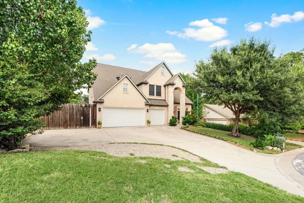 Single Family Residence For Sale in Tarrant County , 5132 Pearl Drive, North Richland Hills, Texas 76180, 6 Bedroom, 5 Bathroom, 3 Garage spaces, 3,230 Sqft, built in 2009, mls#21357477, Real Estate Agent in North Richland Hills, Homes For Sale in Tarrant county, Homes For Sale in North Richland Hills, Realtor in North Richland Hills Texas, Real Estate Brokerage Independent Realty Texas, Luminita Cordes Realtor