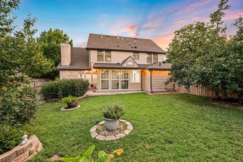 Single Family Residence For Sale in Tarrant County , 5132 Pearl Drive, North Richland Hills, Texas 76180, 6 Bedroom, 5 Bathroom, 3 Garage spaces, 3,230 Sqft, built in 2009, mls#21357477, Real Estate Agent in North Richland Hills, Homes For Sale in Tarrant county, Homes For Sale in North Richland Hills, Realtor in North Richland Hills Texas, Real Estate Brokerage Independent Realty Texas, Luminita Cordes Realtor