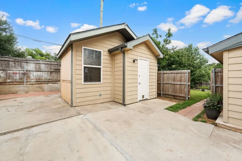 Single Family Residence For Sale in Tarrant County , 5132 Pearl Drive, North Richland Hills, Texas 76180, 6 Bedroom, 5 Bathroom, 3 Garage spaces, 3,230 Sqft, built in 2009, mls#21357477, Real Estate Agent in North Richland Hills, Homes For Sale in Tarrant county, Homes For Sale in North Richland Hills, Realtor in North Richland Hills Texas, Real Estate Brokerage Independent Realty Texas, Luminita Cordes Realtor
