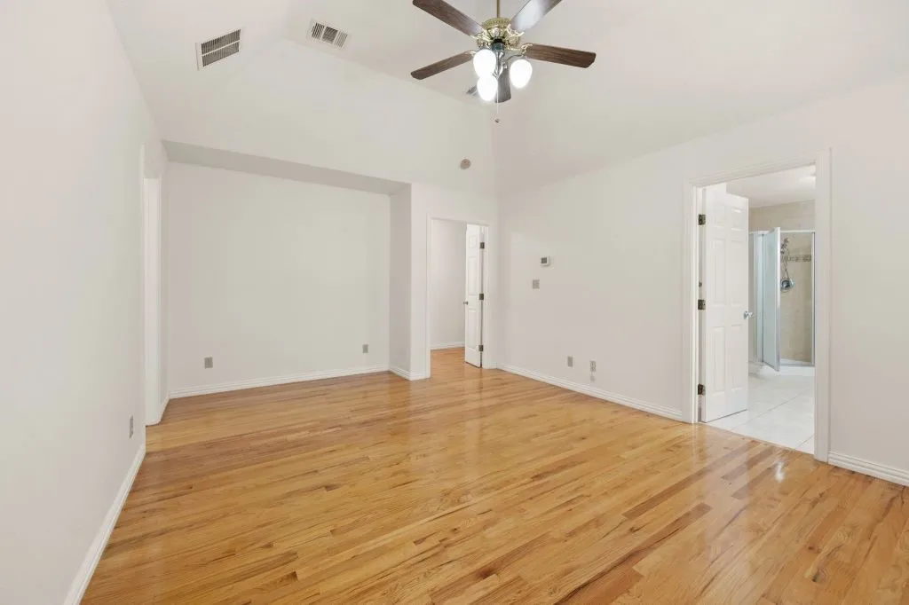 Single Family Residence For Sale in Tarrant County , 5132 Pearl Drive, North Richland Hills, Texas 76180, 6 Bedroom, 5 Bathroom, 3 Garage spaces, 3,230 Sqft, built in 2009, mls#21357477, Real Estate Agent in North Richland Hills, Homes For Sale in Tarrant county, Homes For Sale in North Richland Hills, Realtor in North Richland Hills Texas, Real Estate Brokerage Independent Realty Texas, Luminita Cordes Realtor