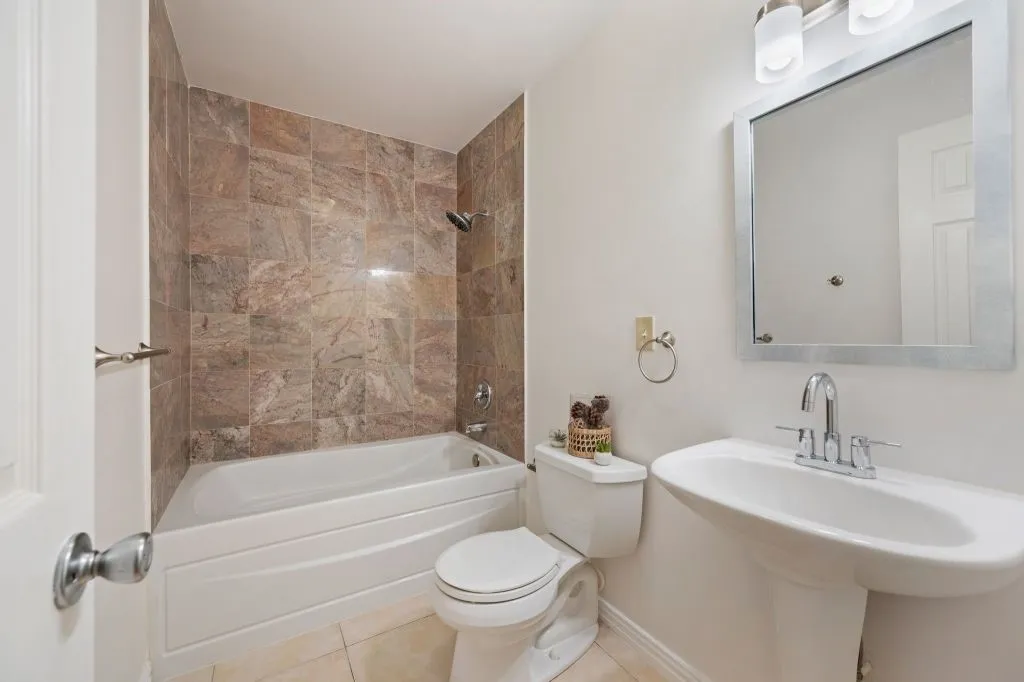 Single Family Residence For Sale in Tarrant County , 5132 Pearl Drive, North Richland Hills, Texas 76180, 6 Bedroom, 5 Bathroom, 3 Garage spaces, 3,230 Sqft, built in 2009, mls#21357477, Real Estate Agent in North Richland Hills, Homes For Sale in Tarrant county, Homes For Sale in North Richland Hills, Realtor in North Richland Hills Texas, Real Estate Brokerage Independent Realty Texas, Luminita Cordes Realtor