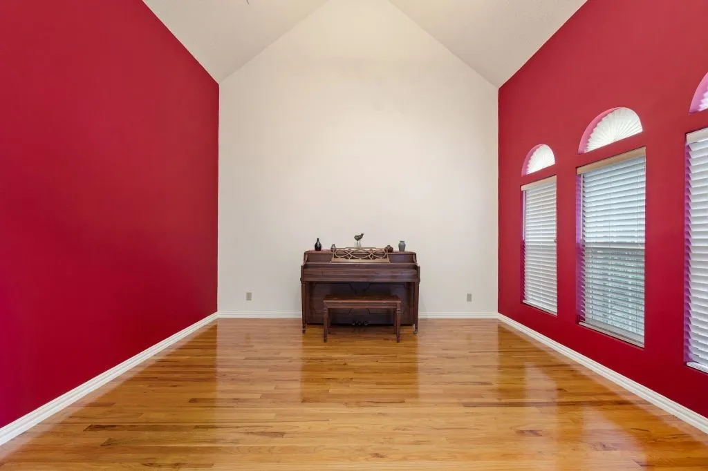 Single Family Residence For Sale in Tarrant County , 5132 Pearl Drive, North Richland Hills, Texas 76180, 6 Bedroom, 5 Bathroom, 3 Garage spaces, 3,230 Sqft, built in 2009, mls#21357477, Real Estate Agent in North Richland Hills, Homes For Sale in Tarrant county, Homes For Sale in North Richland Hills, Realtor in North Richland Hills Texas, Real Estate Brokerage Independent Realty Texas, Luminita Cordes Realtor