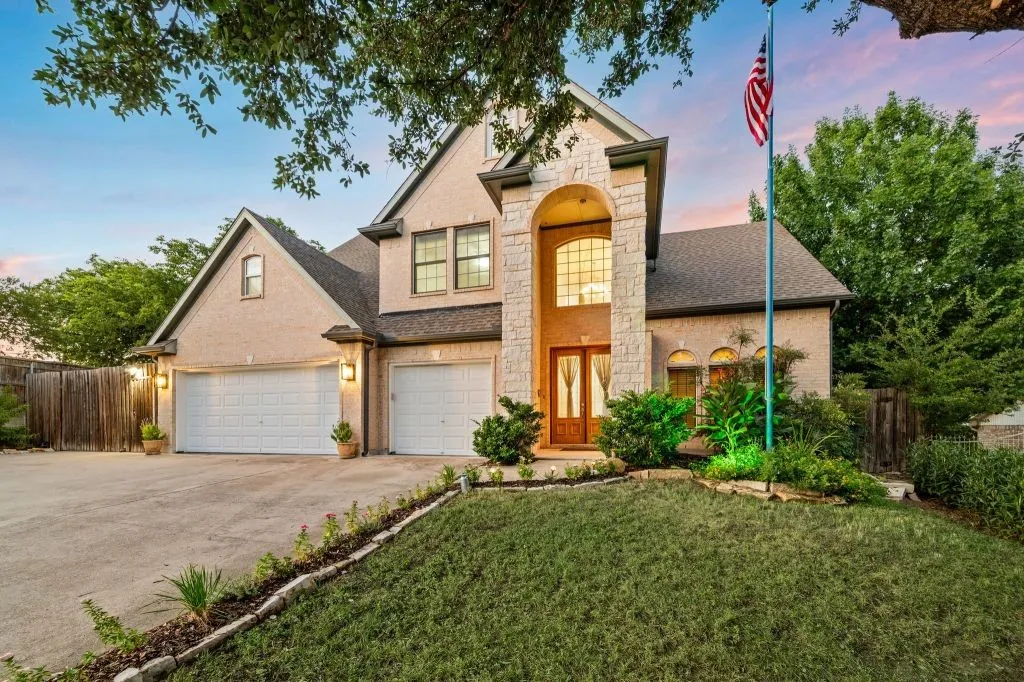 Single Family Residence For Sale in Tarrant County , 5132 Pearl Drive, North Richland Hills, Texas 76180, 6 Bedroom, 5 Bathroom, 3 Garage spaces, 3,230 Sqft, built in 2009, mls#21357477, Real Estate Agent in North Richland Hills, Homes For Sale in Tarrant county, Homes For Sale in North Richland Hills, Realtor in North Richland Hills Texas, Real Estate Brokerage Independent Realty Texas, Luminita Cordes Realtor