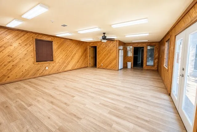 Single Family Residence For Rent in Collin County , 7780 County Road 286, Anna, Texas 75409, 2 Bedroom, 2 Bathroom, Garage spaces, 2,792 Sqft, built in 1977, mls#21357752, Real Estate Agent in Anna, Homes For Rent in Collin county, Homes For Rent in Anna, Realtor in Anna Texas, Real Estate Brokerage Independent Realty Texas, Luminita Cordes Realtor