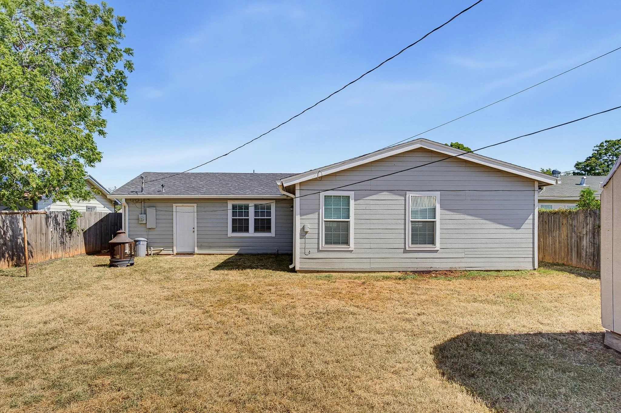 Single Family Residence For Sale in Taylor County , 5473 Questa Drive, Abilene, Texas 79605, 5 Bedroom, 2 Bathroom, Garage spaces, 1,618 Sqft, built in 1958, mls#21357782, Real Estate Agent in Abilene, Homes For Sale in Taylor county, Homes For Sale in Abilene, Realtor in Abilene Texas, Real Estate Brokerage Independent Realty Texas, Luminita Cordes Realtor