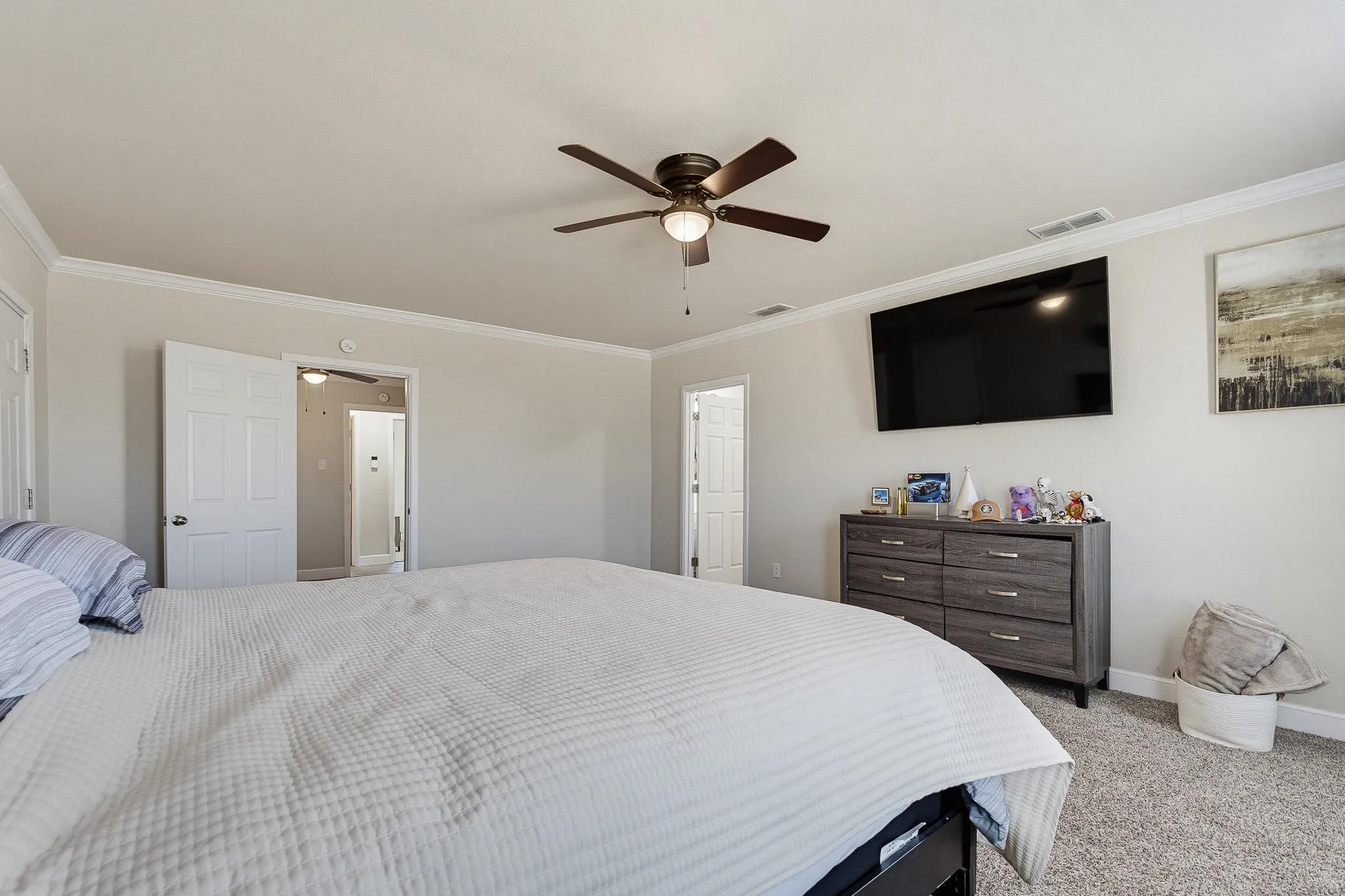 Single Family Residence For Sale in Taylor County , 5473 Questa Drive, Abilene, Texas 79605, 5 Bedroom, 2 Bathroom, Garage spaces, 1,618 Sqft, built in 1958, mls#21357782, Real Estate Agent in Abilene, Homes For Sale in Taylor county, Homes For Sale in Abilene, Realtor in Abilene Texas, Real Estate Brokerage Independent Realty Texas, Luminita Cordes Realtor