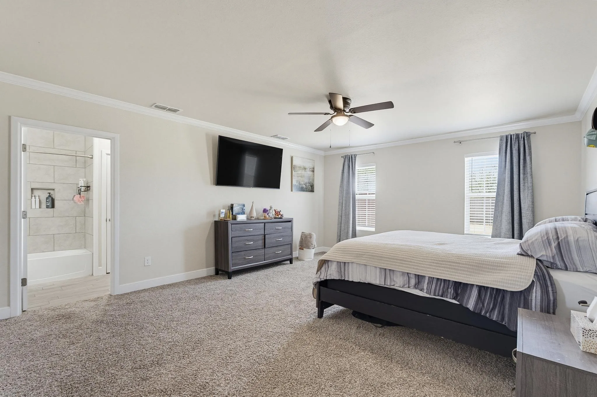 Single Family Residence For Sale in Taylor County , 5473 Questa Drive, Abilene, Texas 79605, 5 Bedroom, 2 Bathroom, Garage spaces, 1,618 Sqft, built in 1958, mls#21357782, Real Estate Agent in Abilene, Homes For Sale in Taylor county, Homes For Sale in Abilene, Realtor in Abilene Texas, Real Estate Brokerage Independent Realty Texas, Luminita Cordes Realtor