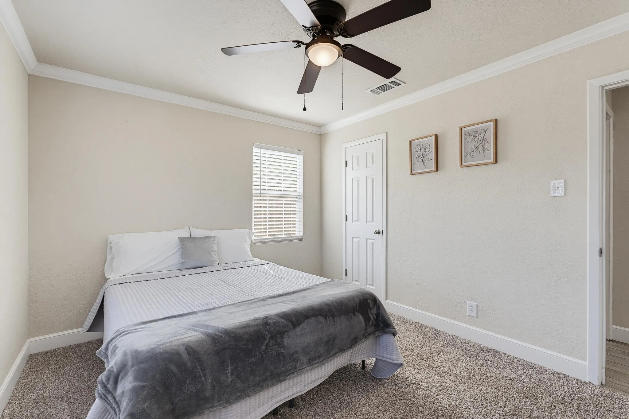 Single Family Residence For Sale in Taylor County , 5473 Questa Drive, Abilene, Texas 79605, 5 Bedroom, 2 Bathroom, Garage spaces, 1,618 Sqft, built in 1958, mls#21357782, Real Estate Agent in Abilene, Homes For Sale in Taylor county, Homes For Sale in Abilene, Realtor in Abilene Texas, Real Estate Brokerage Independent Realty Texas, Luminita Cordes Realtor