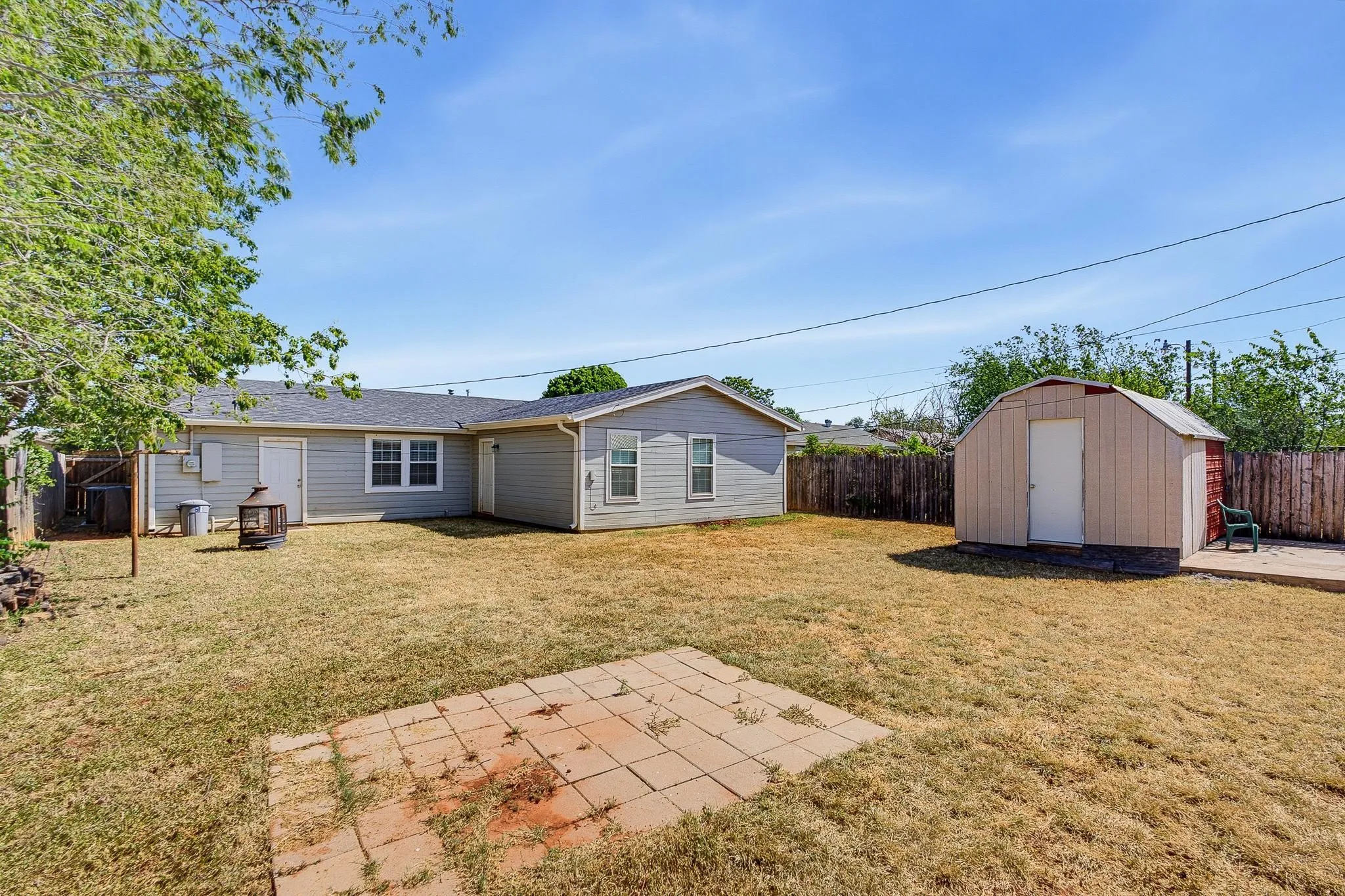 Single Family Residence For Sale in Taylor County , 5473 Questa Drive, Abilene, Texas 79605, 5 Bedroom, 2 Bathroom, Garage spaces, 1,618 Sqft, built in 1958, mls#21357782, Real Estate Agent in Abilene, Homes For Sale in Taylor county, Homes For Sale in Abilene, Realtor in Abilene Texas, Real Estate Brokerage Independent Realty Texas, Luminita Cordes Realtor