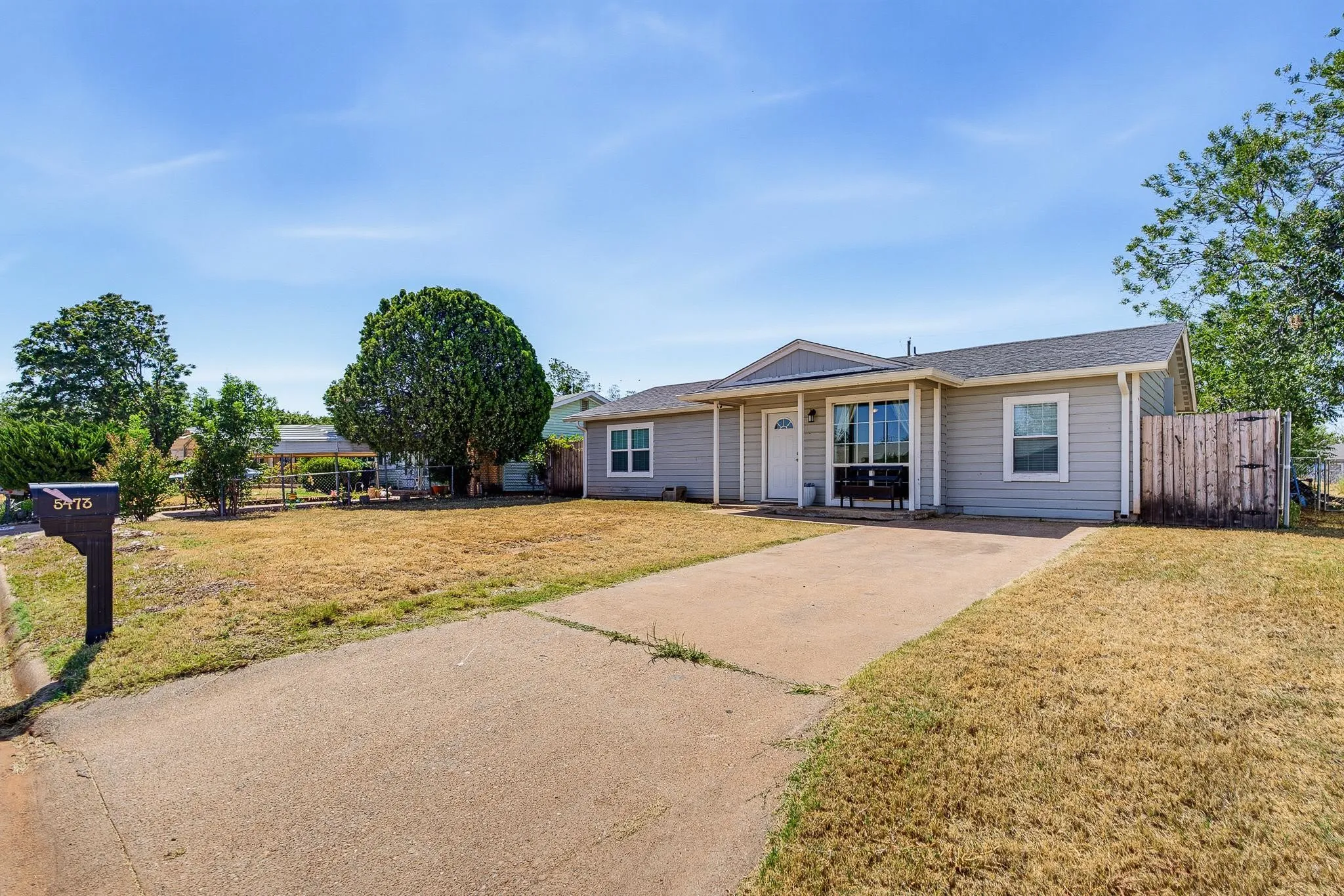 Single Family Residence For Sale in Taylor County , 5473 Questa Drive, Abilene, Texas 79605, 5 Bedroom, 2 Bathroom, Garage spaces, 1,618 Sqft, built in 1958, mls#21357782, Real Estate Agent in Abilene, Homes For Sale in Taylor county, Homes For Sale in Abilene, Realtor in Abilene Texas, Real Estate Brokerage Independent Realty Texas, Luminita Cordes Realtor