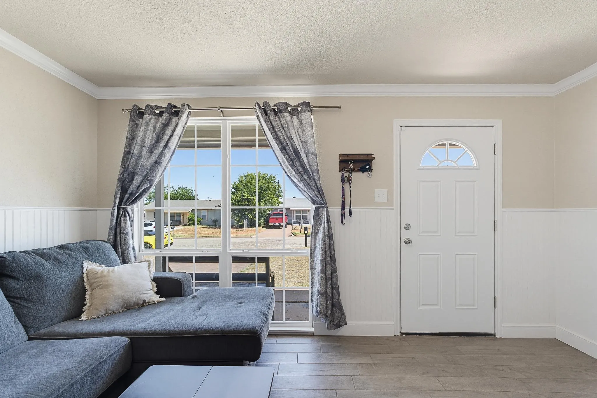 Single Family Residence For Sale in Taylor County , 5473 Questa Drive, Abilene, Texas 79605, 5 Bedroom, 2 Bathroom, Garage spaces, 1,618 Sqft, built in 1958, mls#21357782, Real Estate Agent in Abilene, Homes For Sale in Taylor county, Homes For Sale in Abilene, Realtor in Abilene Texas, Real Estate Brokerage Independent Realty Texas, Luminita Cordes Realtor