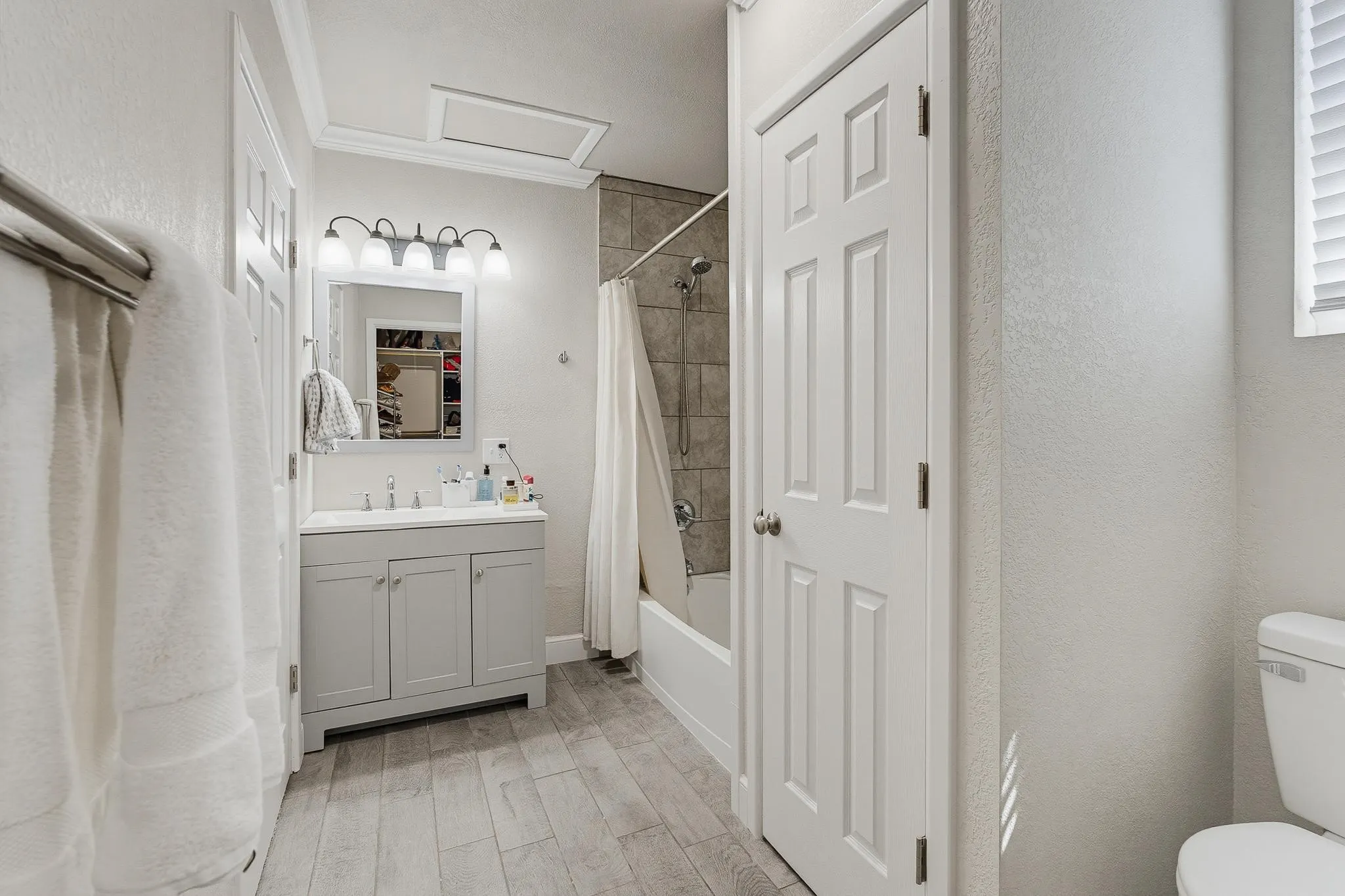 Single Family Residence For Sale in Taylor County , 5473 Questa Drive, Abilene, Texas 79605, 5 Bedroom, 2 Bathroom, Garage spaces, 1,618 Sqft, built in 1958, mls#21357782, Real Estate Agent in Abilene, Homes For Sale in Taylor county, Homes For Sale in Abilene, Realtor in Abilene Texas, Real Estate Brokerage Independent Realty Texas, Luminita Cordes Realtor