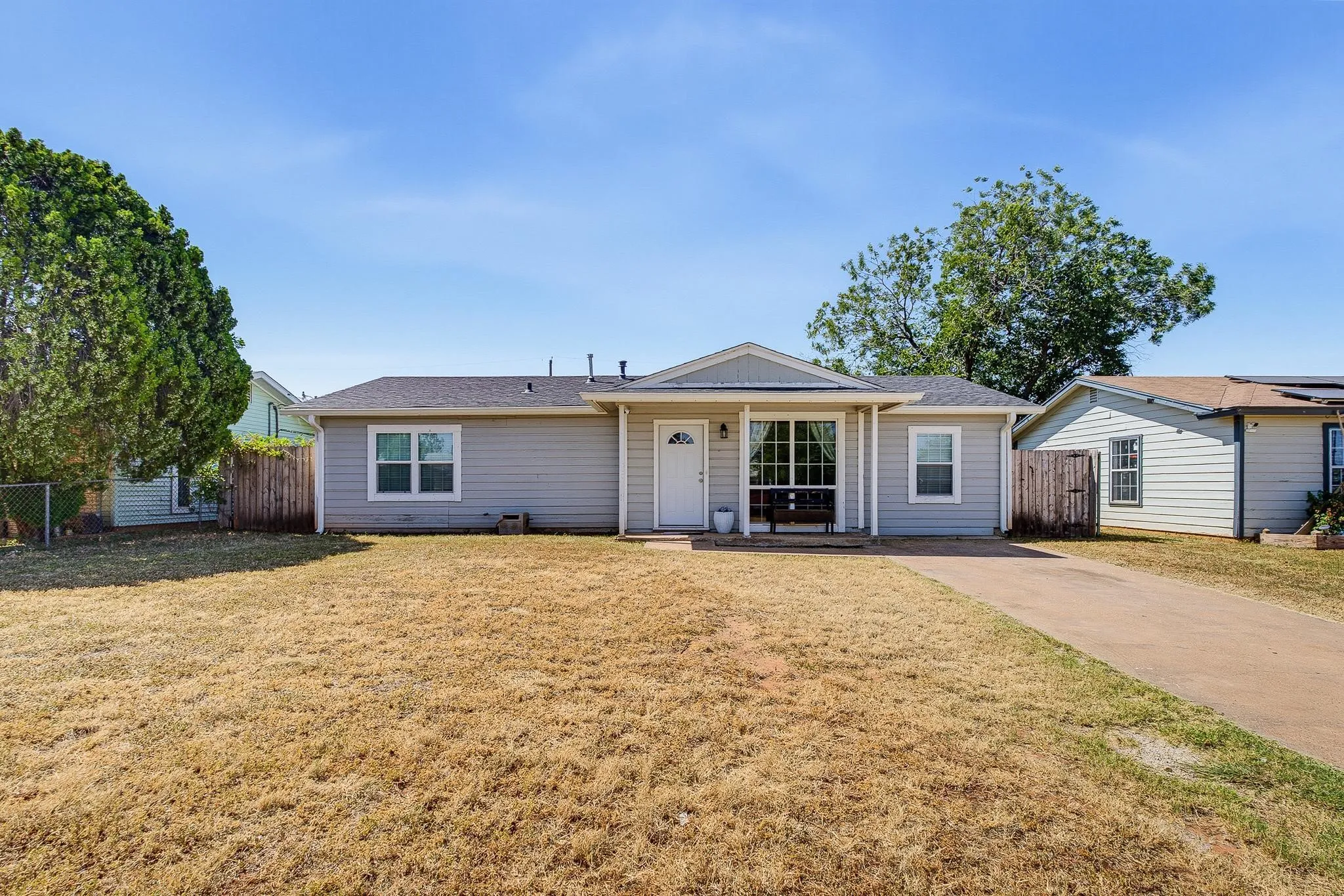 Single Family Residence For Sale in Taylor County , 5473 Questa Drive, Abilene, Texas 79605, 5 Bedroom, 2 Bathroom, Garage spaces, 1,618 Sqft, built in 1958, mls#21357782, Real Estate Agent in Abilene, Homes For Sale in Taylor county, Homes For Sale in Abilene, Realtor in Abilene Texas, Real Estate Brokerage Independent Realty Texas, Luminita Cordes Realtor
