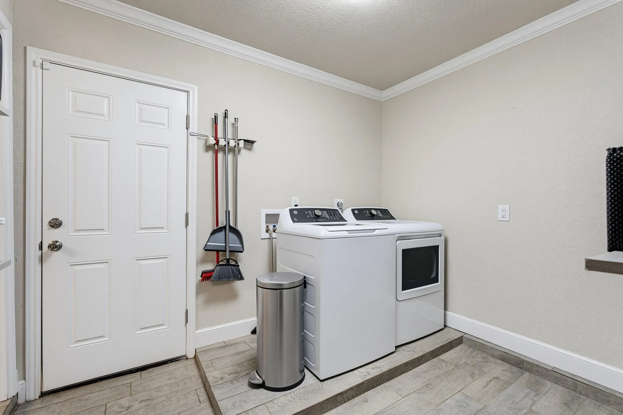 Single Family Residence For Sale in Taylor County , 5473 Questa Drive, Abilene, Texas 79605, 5 Bedroom, 2 Bathroom, Garage spaces, 1,618 Sqft, built in 1958, mls#21357782, Real Estate Agent in Abilene, Homes For Sale in Taylor county, Homes For Sale in Abilene, Realtor in Abilene Texas, Real Estate Brokerage Independent Realty Texas, Luminita Cordes Realtor