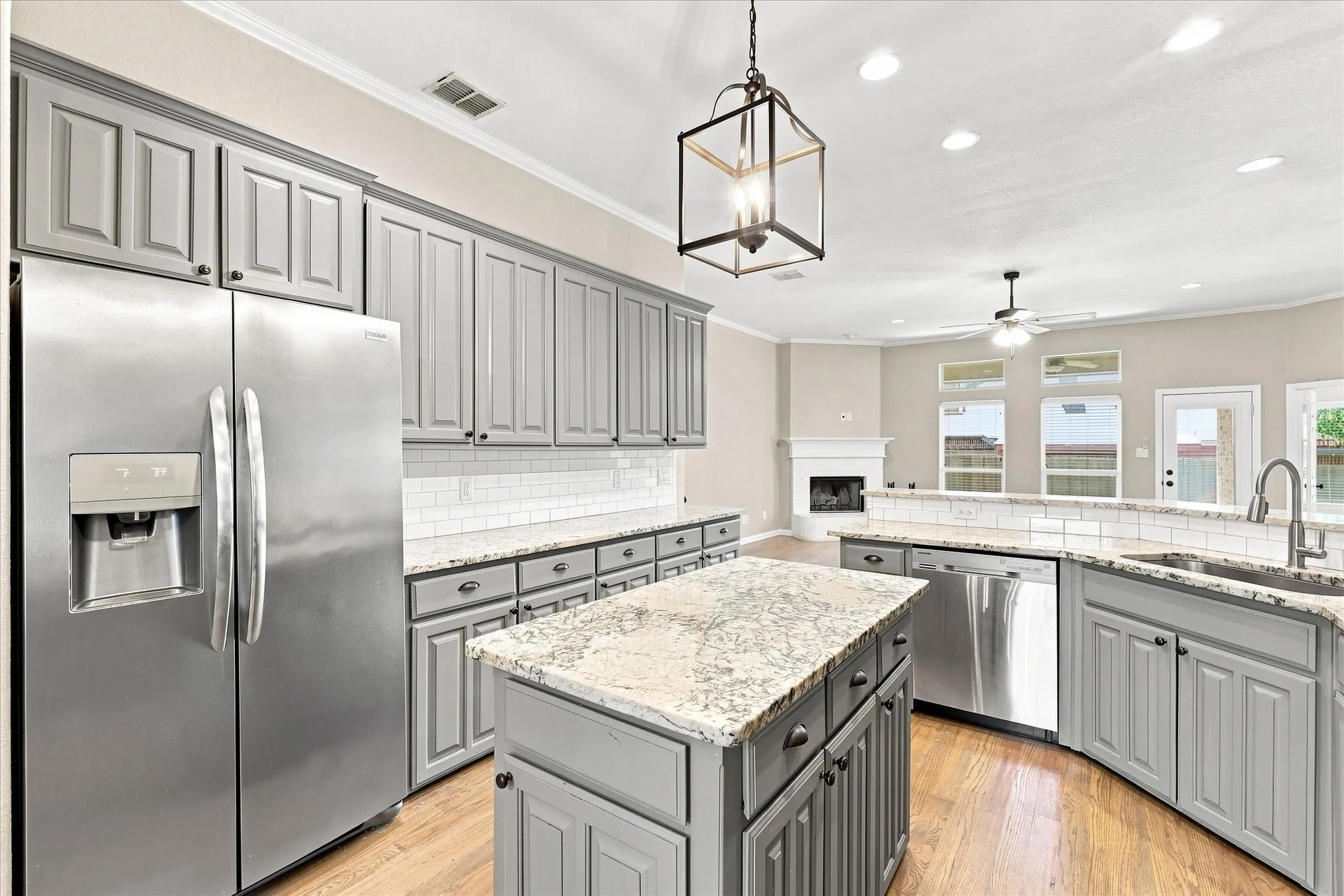 Single Family Residence For Sale in Tarrant County , 6333 Pinionpark Way, Fort Worth, Texas 76179, 4 Bedroom, 2 Bathroom, 2 Garage spaces, 2,123 Sqft, built in 2007, mls#21355389, Real Estate Agent in Fort Worth, Homes For Sale in Tarrant county, Homes For Sale in Fort Worth, Realtor in Fort Worth Texas, Real Estate Brokerage Independent Realty Texas, Luminita Cordes Realtor