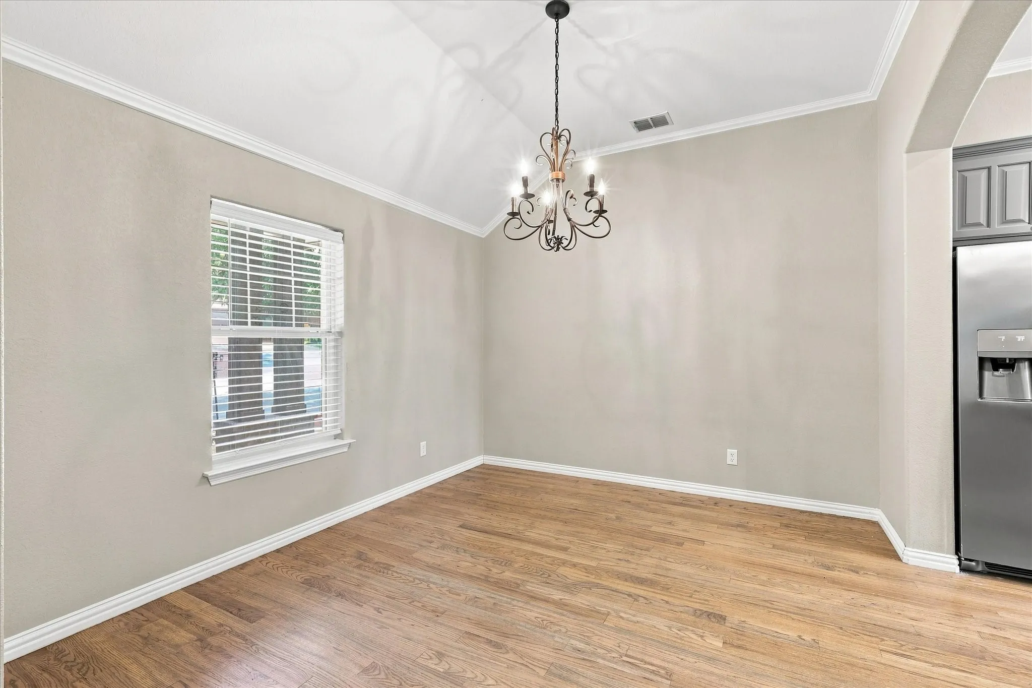 Single Family Residence For Sale in Tarrant County , 6333 Pinionpark Way, Fort Worth, Texas 76179, 4 Bedroom, 2 Bathroom, 2 Garage spaces, 2,123 Sqft, built in 2007, mls#21355389, Real Estate Agent in Fort Worth, Homes For Sale in Tarrant county, Homes For Sale in Fort Worth, Realtor in Fort Worth Texas, Real Estate Brokerage Independent Realty Texas, Luminita Cordes Realtor