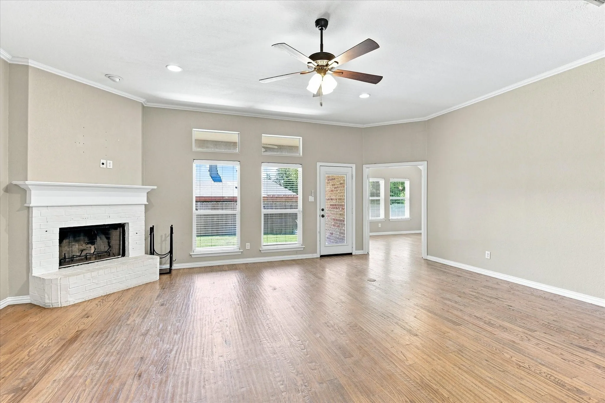 Single Family Residence For Sale in Tarrant County , 6333 Pinionpark Way, Fort Worth, Texas 76179, 4 Bedroom, 2 Bathroom, 2 Garage spaces, 2,123 Sqft, built in 2007, mls#21355389, Real Estate Agent in Fort Worth, Homes For Sale in Tarrant county, Homes For Sale in Fort Worth, Realtor in Fort Worth Texas, Real Estate Brokerage Independent Realty Texas, Luminita Cordes Realtor
