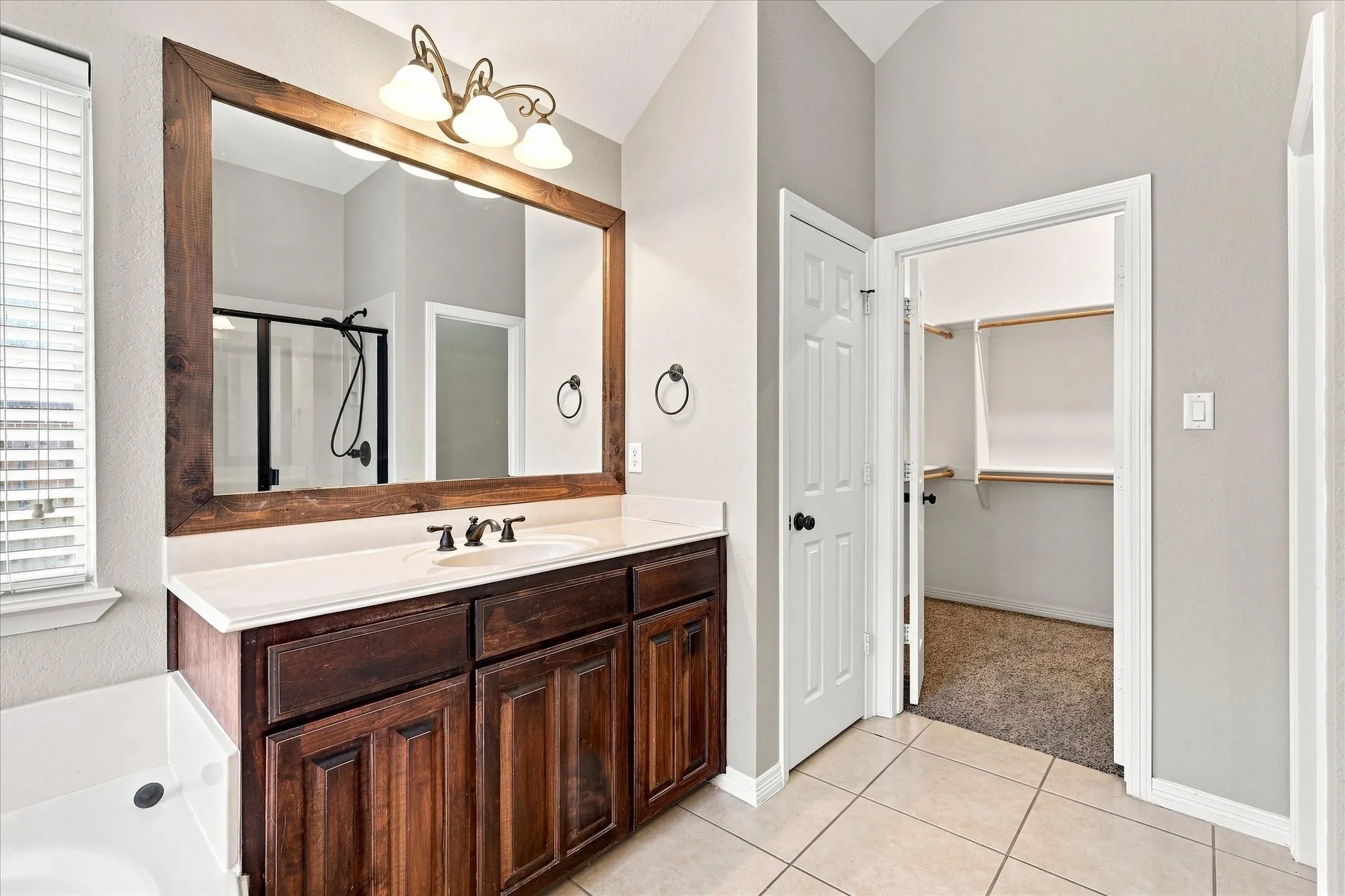 Single Family Residence For Sale in Tarrant County , 6333 Pinionpark Way, Fort Worth, Texas 76179, 4 Bedroom, 2 Bathroom, 2 Garage spaces, 2,123 Sqft, built in 2007, mls#21355389, Real Estate Agent in Fort Worth, Homes For Sale in Tarrant county, Homes For Sale in Fort Worth, Realtor in Fort Worth Texas, Real Estate Brokerage Independent Realty Texas, Luminita Cordes Realtor