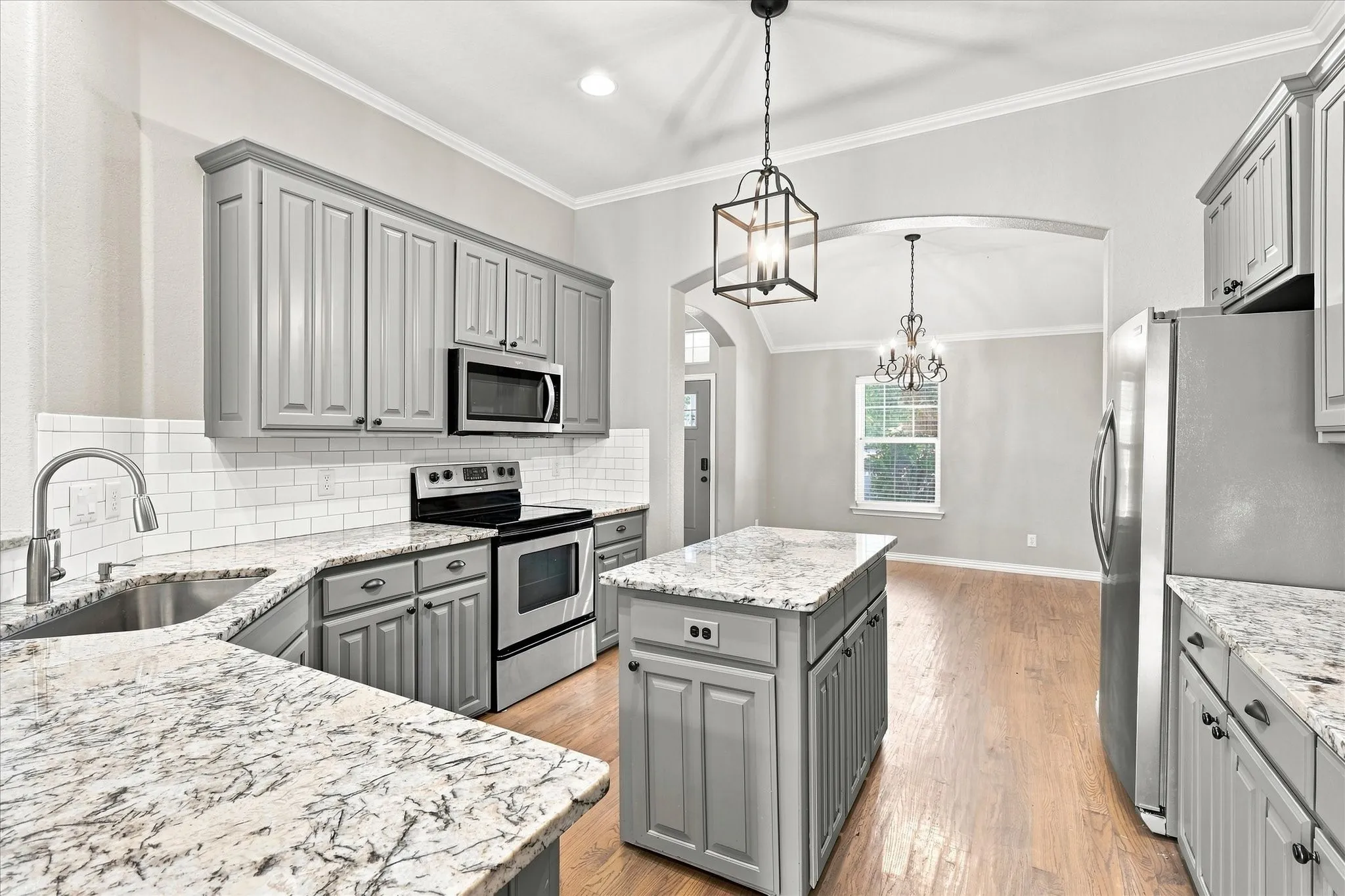 Single Family Residence For Sale in Tarrant County , 6333 Pinionpark Way, Fort Worth, Texas 76179, 4 Bedroom, 2 Bathroom, 2 Garage spaces, 2,123 Sqft, built in 2007, mls#21355389, Real Estate Agent in Fort Worth, Homes For Sale in Tarrant county, Homes For Sale in Fort Worth, Realtor in Fort Worth Texas, Real Estate Brokerage Independent Realty Texas, Luminita Cordes Realtor