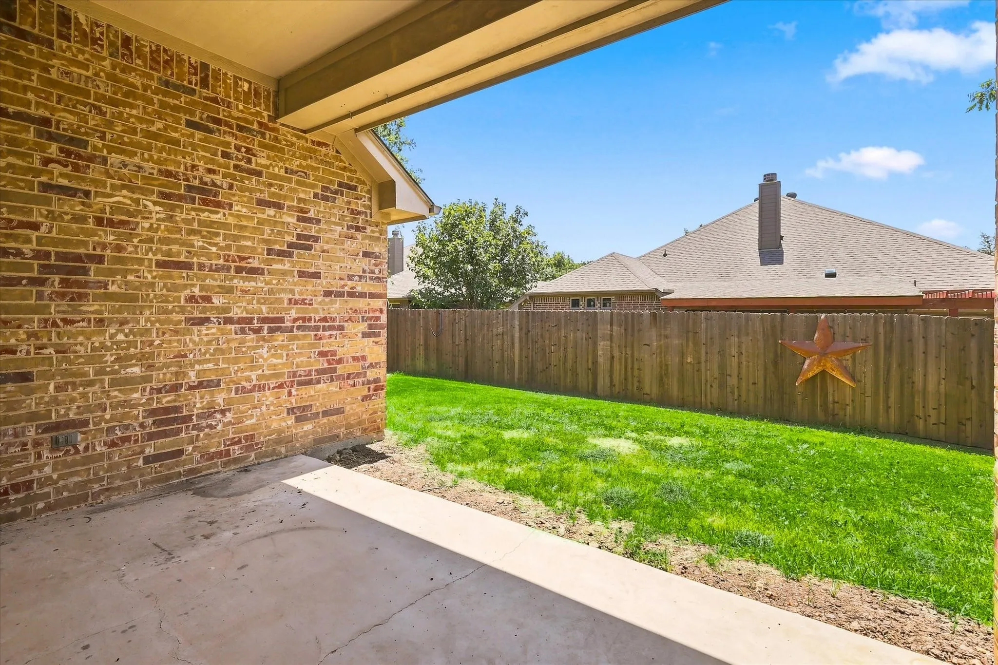 Single Family Residence For Sale in Tarrant County , 6333 Pinionpark Way, Fort Worth, Texas 76179, 4 Bedroom, 2 Bathroom, 2 Garage spaces, 2,123 Sqft, built in 2007, mls#21355389, Real Estate Agent in Fort Worth, Homes For Sale in Tarrant county, Homes For Sale in Fort Worth, Realtor in Fort Worth Texas, Real Estate Brokerage Independent Realty Texas, Luminita Cordes Realtor