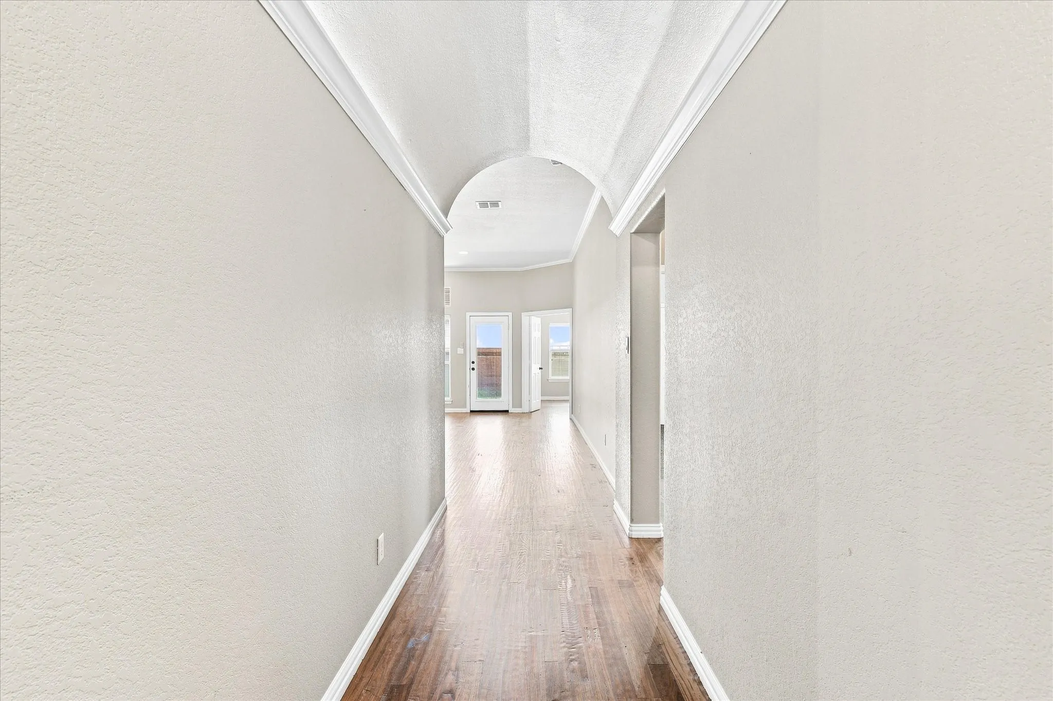 Single Family Residence For Sale in Tarrant County , 6333 Pinionpark Way, Fort Worth, Texas 76179, 4 Bedroom, 2 Bathroom, 2 Garage spaces, 2,123 Sqft, built in 2007, mls#21355389, Real Estate Agent in Fort Worth, Homes For Sale in Tarrant county, Homes For Sale in Fort Worth, Realtor in Fort Worth Texas, Real Estate Brokerage Independent Realty Texas, Luminita Cordes Realtor