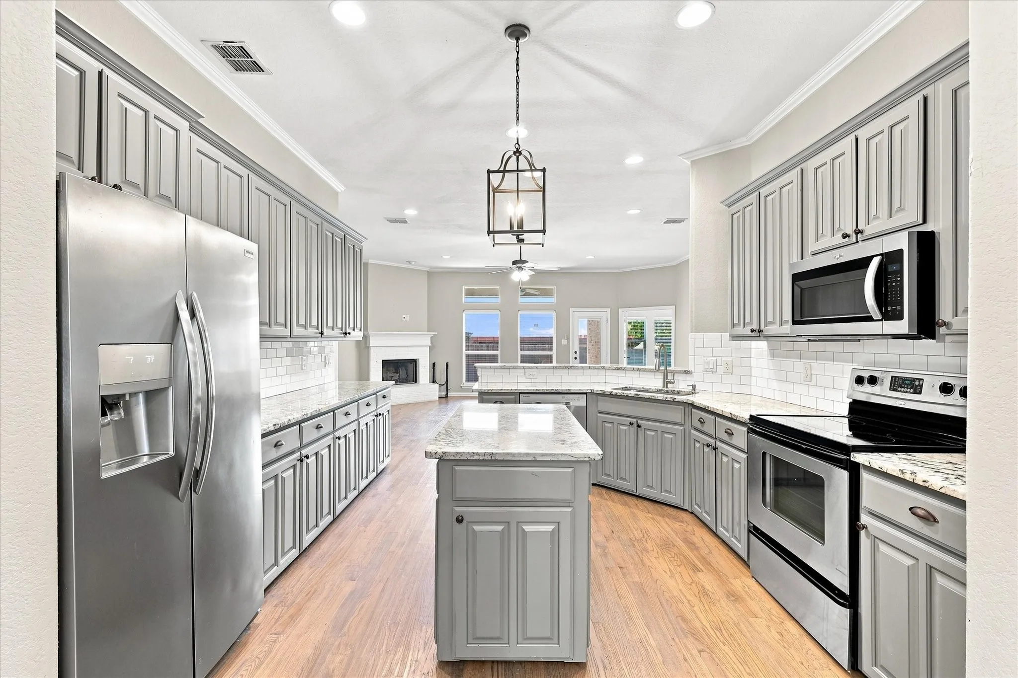 Single Family Residence For Sale in Tarrant County , 6333 Pinionpark Way, Fort Worth, Texas 76179, 4 Bedroom, 2 Bathroom, 2 Garage spaces, 2,123 Sqft, built in 2007, mls#21355389, Real Estate Agent in Fort Worth, Homes For Sale in Tarrant county, Homes For Sale in Fort Worth, Realtor in Fort Worth Texas, Real Estate Brokerage Independent Realty Texas, Luminita Cordes Realtor