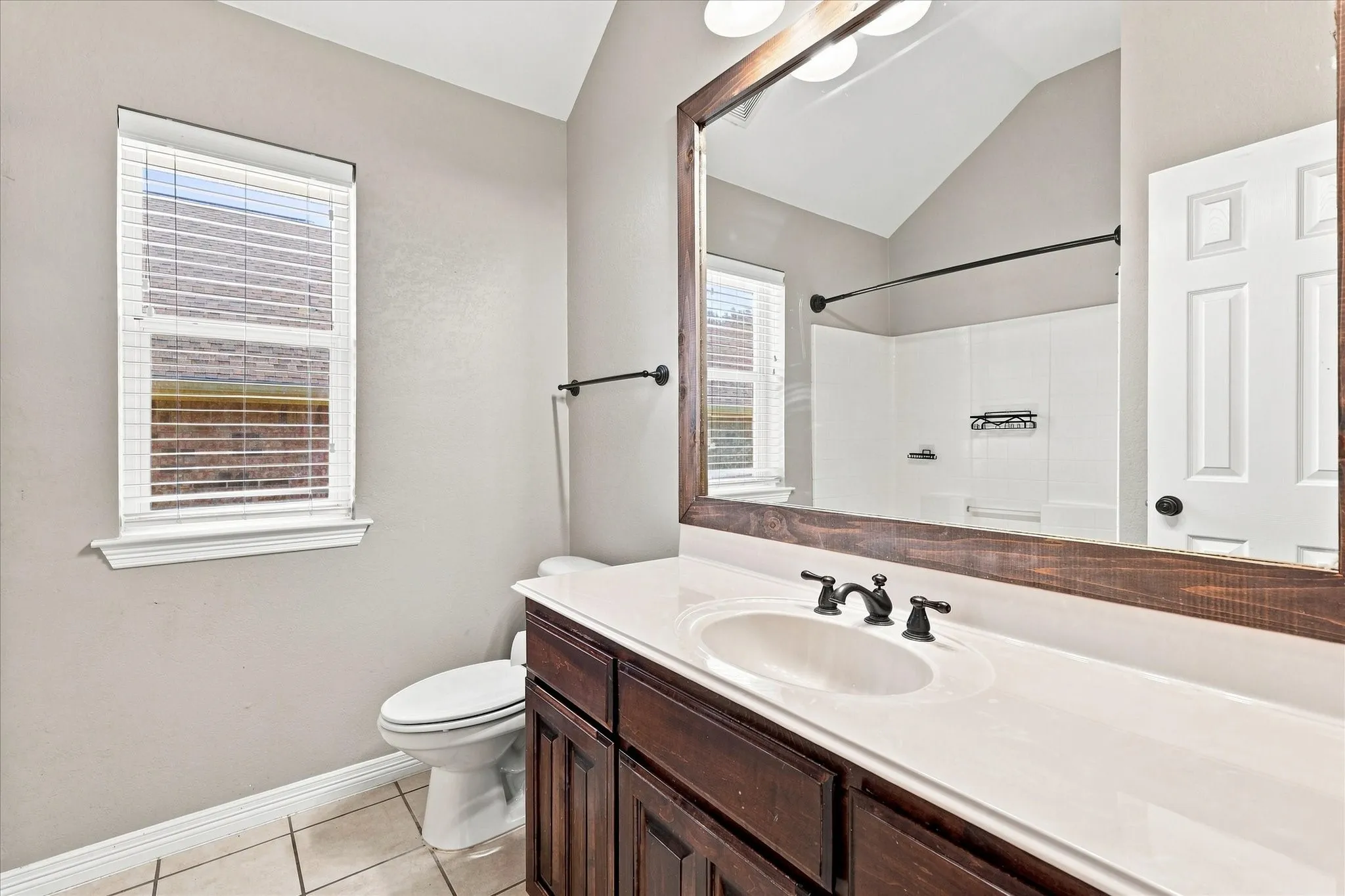 Single Family Residence For Sale in Tarrant County , 6333 Pinionpark Way, Fort Worth, Texas 76179, 4 Bedroom, 2 Bathroom, 2 Garage spaces, 2,123 Sqft, built in 2007, mls#21355389, Real Estate Agent in Fort Worth, Homes For Sale in Tarrant county, Homes For Sale in Fort Worth, Realtor in Fort Worth Texas, Real Estate Brokerage Independent Realty Texas, Luminita Cordes Realtor