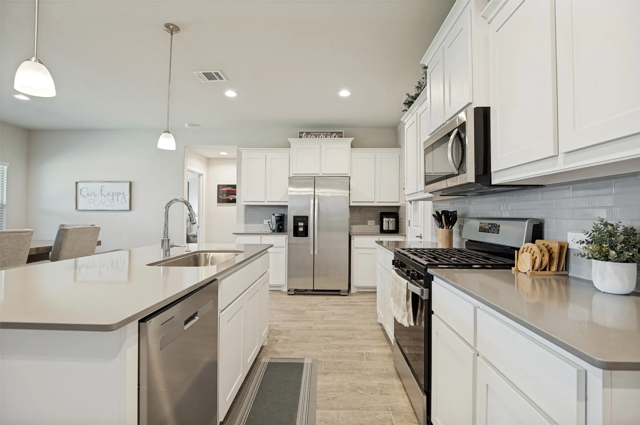 Single Family Residence For Sale in Dallas County , 1337 Rolling Meadows Drive, Cedar Hill, Texas 75104, 4 Bedroom, 2 Bathroom, 2 Garage spaces, 2,188 Sqft, built in 2023, Price $398,000, mls#21357651, Real Estate Agent in Cedar Hill, Homes For Sale in Dallas county, Homes For Sale in Cedar Hill, Realtor in Cedar Hill Texas, Real Estate Brokerage Independent Realty Texas, Luminita Cordes Realtor