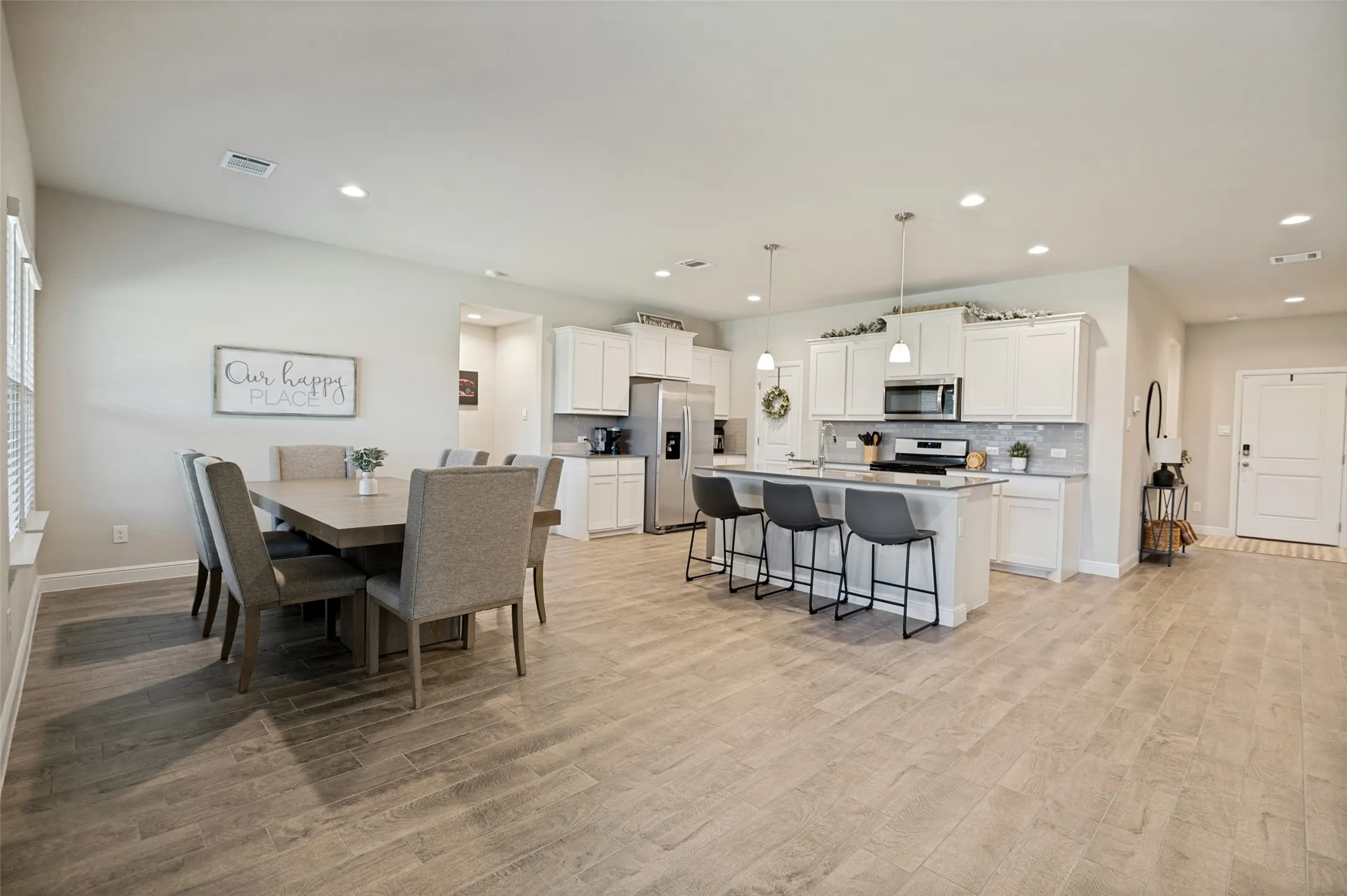 Single Family Residence For Sale in Dallas County , 1337 Rolling Meadows Drive, Cedar Hill, Texas 75104, 4 Bedroom, 2 Bathroom, 2 Garage spaces, 2,188 Sqft, built in 2023, Price $398,000, mls#21357651, Real Estate Agent in Cedar Hill, Homes For Sale in Dallas county, Homes For Sale in Cedar Hill, Realtor in Cedar Hill Texas, Real Estate Brokerage Independent Realty Texas, Luminita Cordes Realtor
