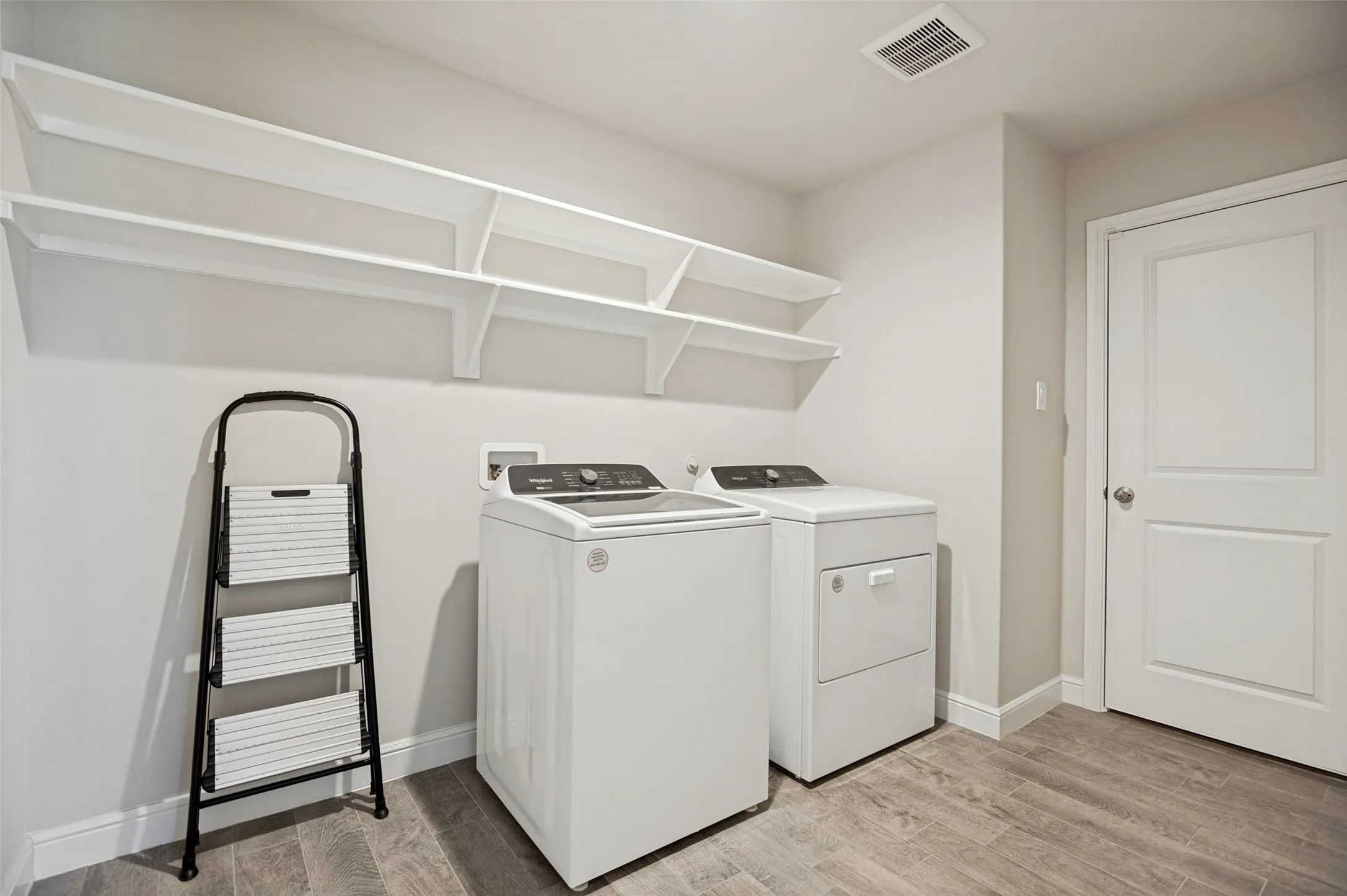 Single Family Residence For Sale in Dallas County , 1337 Rolling Meadows Drive, Cedar Hill, Texas 75104, 4 Bedroom, 2 Bathroom, 2 Garage spaces, 2,188 Sqft, built in 2023, Price $398,000, mls#21357651, Real Estate Agent in Cedar Hill, Homes For Sale in Dallas county, Homes For Sale in Cedar Hill, Realtor in Cedar Hill Texas, Real Estate Brokerage Independent Realty Texas, Luminita Cordes Realtor