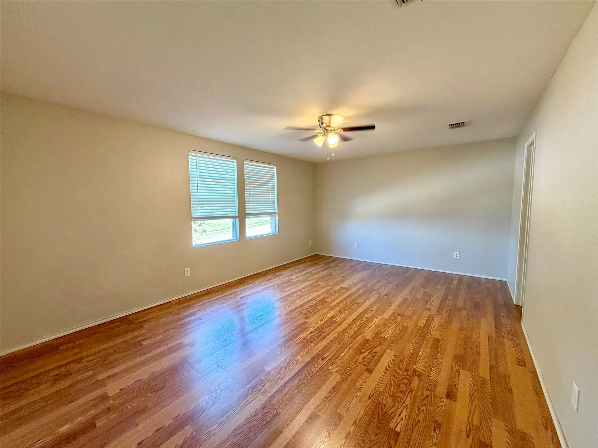 Single Family Residence For Rent in Dallas County , 2732 Ingram Circle, Mesquite, Texas 75181, 5 Bedroom, 3 Bathroom, 2 Garage spaces, 2,989 Sqft, built in 2005, mls#21357753, Real Estate Agent in Mesquite, Homes For Rent in Dallas county, Homes For Rent in Mesquite, Realtor in Mesquite Texas, Real Estate Brokerage Independent Realty Texas, Luminita Cordes Realtor