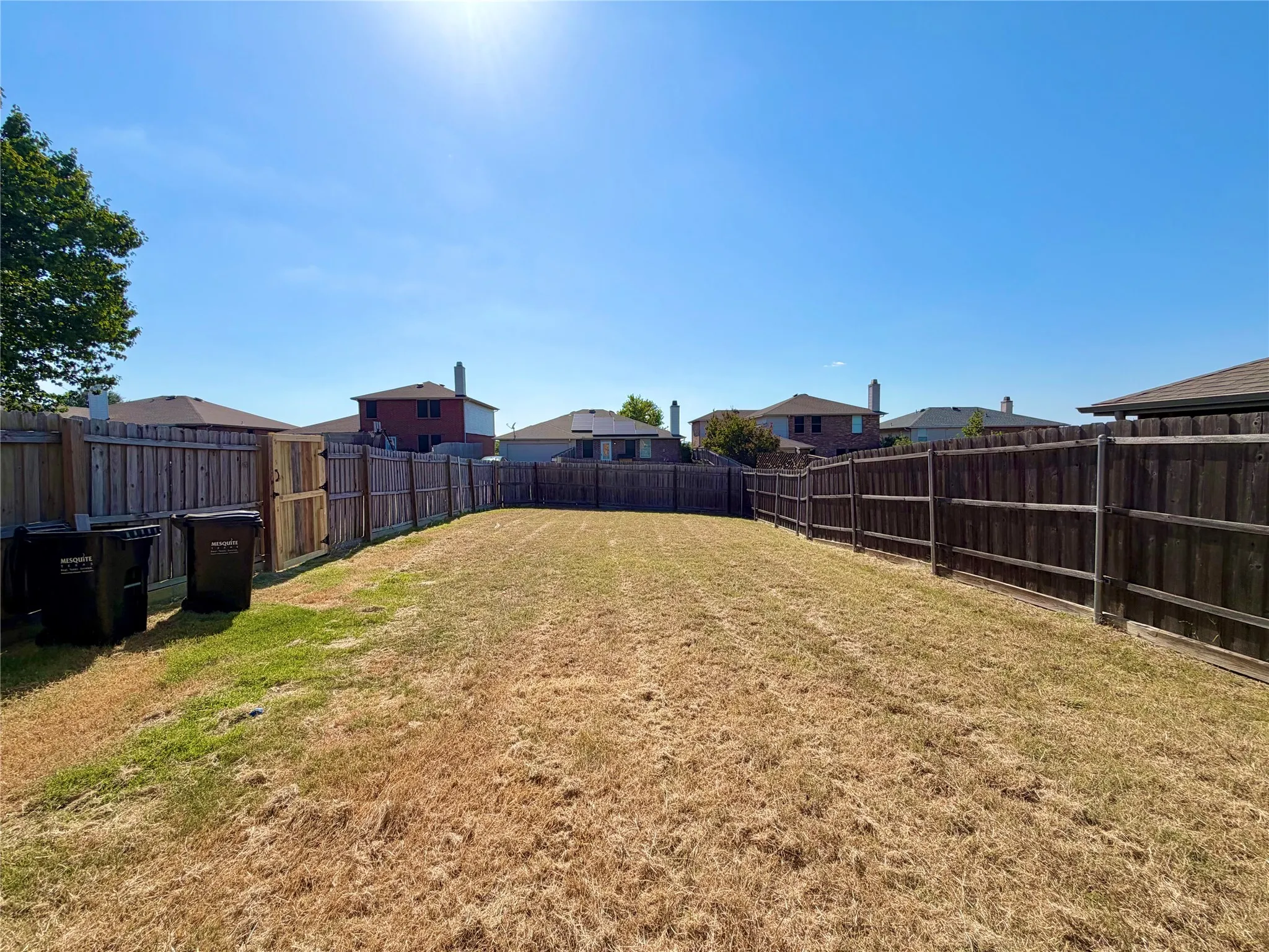 Single Family Residence For Rent in Dallas County , 2732 Ingram Circle, Mesquite, Texas 75181, 5 Bedroom, 3 Bathroom, 2 Garage spaces, 2,989 Sqft, built in 2005, mls#21357753, Real Estate Agent in Mesquite, Homes For Rent in Dallas county, Homes For Rent in Mesquite, Realtor in Mesquite Texas, Real Estate Brokerage Independent Realty Texas, Luminita Cordes Realtor