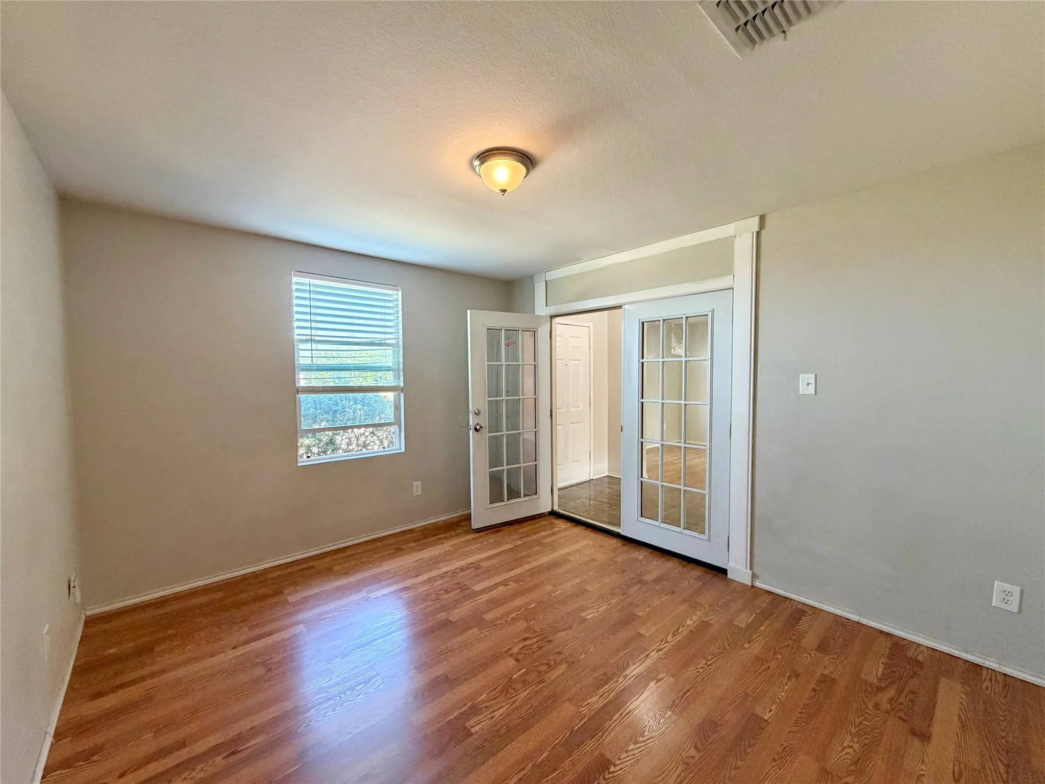 Single Family Residence For Rent in Dallas County , 2732 Ingram Circle, Mesquite, Texas 75181, 5 Bedroom, 3 Bathroom, 2 Garage spaces, 2,989 Sqft, built in 2005, mls#21357753, Real Estate Agent in Mesquite, Homes For Rent in Dallas county, Homes For Rent in Mesquite, Realtor in Mesquite Texas, Real Estate Brokerage Independent Realty Texas, Luminita Cordes Realtor