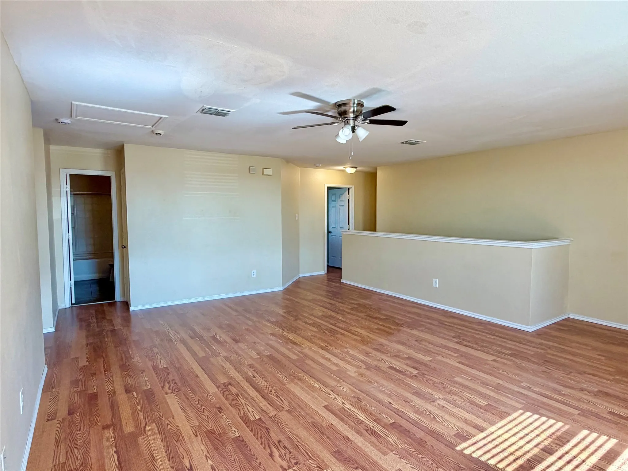 Single Family Residence For Rent in Dallas County , 2732 Ingram Circle, Mesquite, Texas 75181, 5 Bedroom, 3 Bathroom, 2 Garage spaces, 2,989 Sqft, built in 2005, mls#21357753, Real Estate Agent in Mesquite, Homes For Rent in Dallas county, Homes For Rent in Mesquite, Realtor in Mesquite Texas, Real Estate Brokerage Independent Realty Texas, Luminita Cordes Realtor