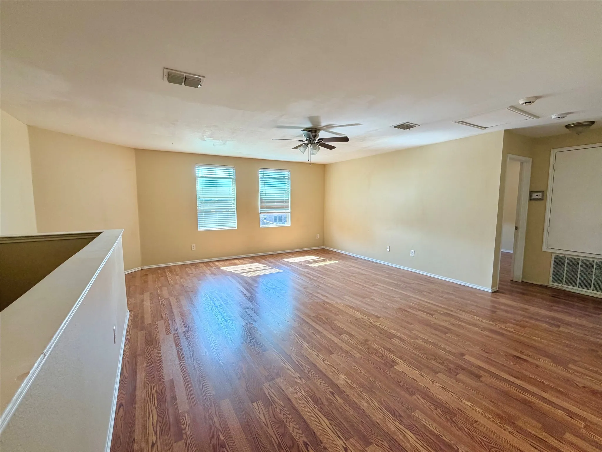 Single Family Residence For Rent in Dallas County , 2732 Ingram Circle, Mesquite, Texas 75181, 5 Bedroom, 3 Bathroom, 2 Garage spaces, 2,989 Sqft, built in 2005, mls#21357753, Real Estate Agent in Mesquite, Homes For Rent in Dallas county, Homes For Rent in Mesquite, Realtor in Mesquite Texas, Real Estate Brokerage Independent Realty Texas, Luminita Cordes Realtor