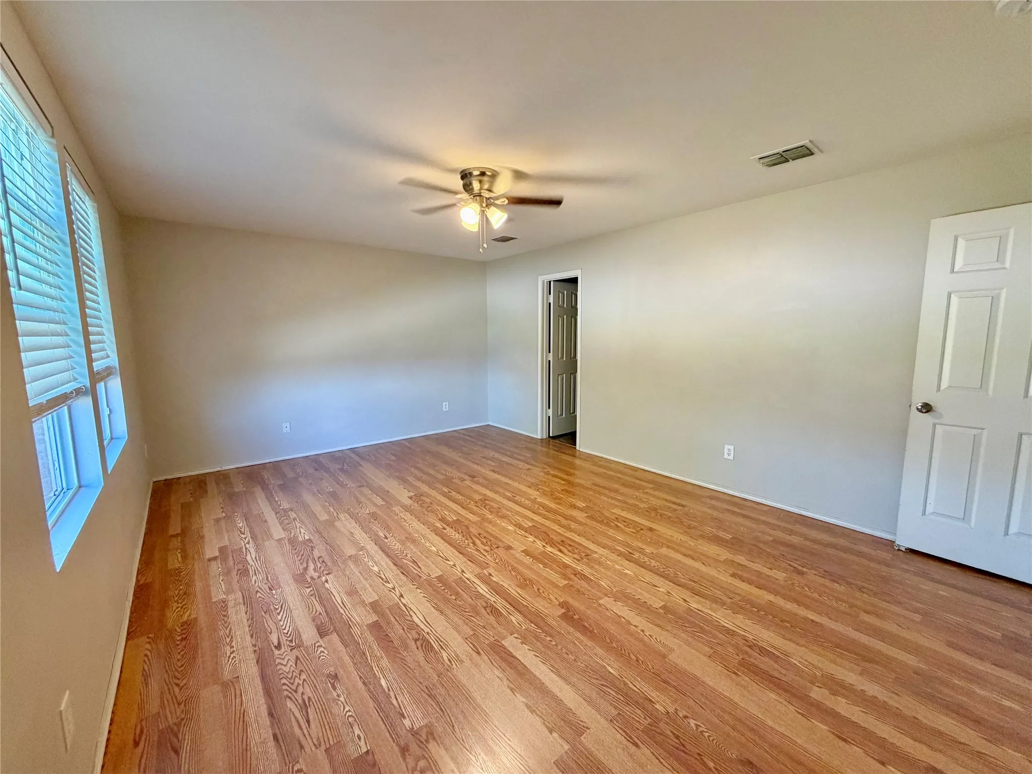 Single Family Residence For Rent in Dallas County , 2732 Ingram Circle, Mesquite, Texas 75181, 5 Bedroom, 3 Bathroom, 2 Garage spaces, 2,989 Sqft, built in 2005, mls#21357753, Real Estate Agent in Mesquite, Homes For Rent in Dallas county, Homes For Rent in Mesquite, Realtor in Mesquite Texas, Real Estate Brokerage Independent Realty Texas, Luminita Cordes Realtor
