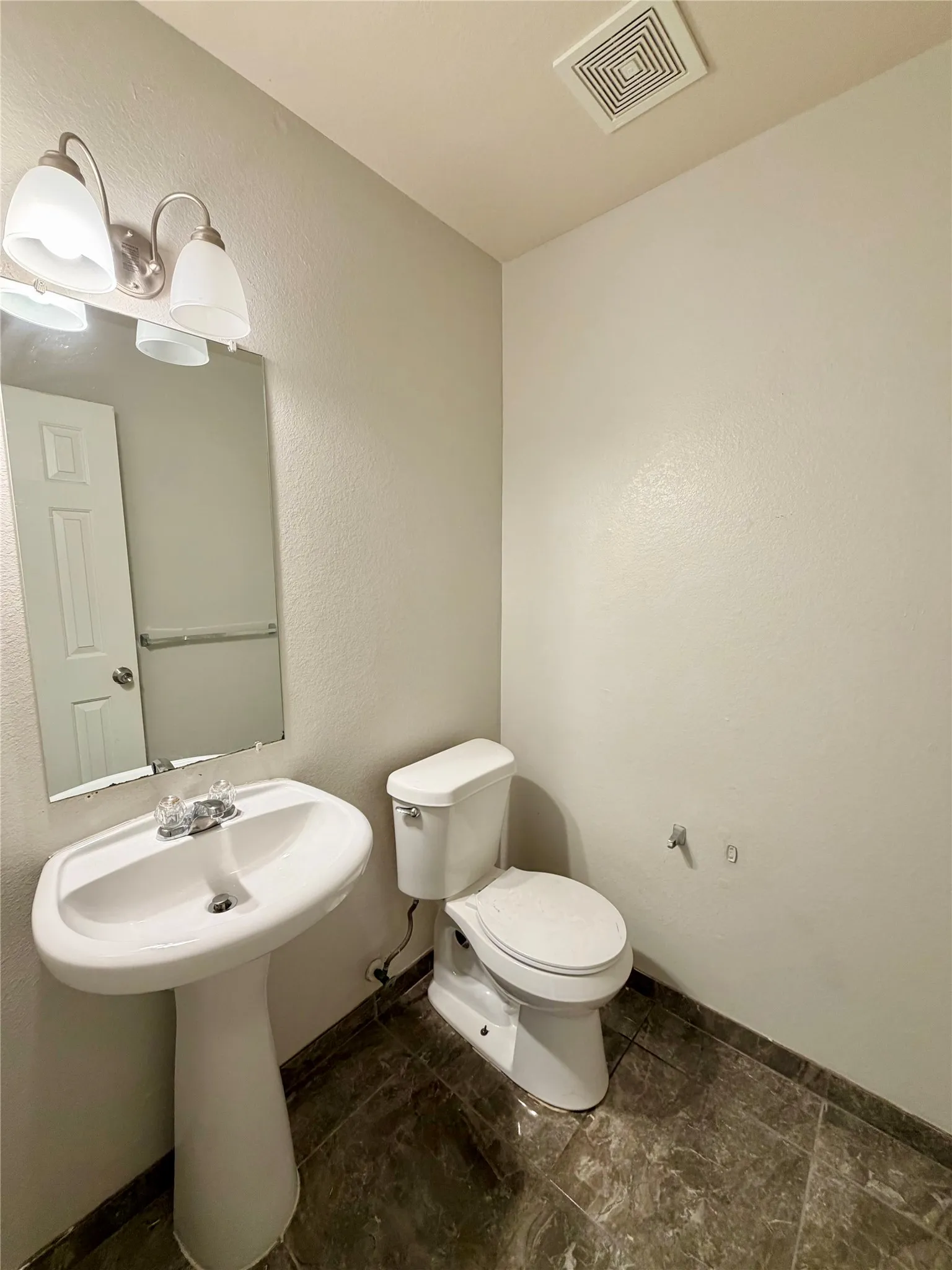 Single Family Residence For Rent in Dallas County , 2732 Ingram Circle, Mesquite, Texas 75181, 5 Bedroom, 3 Bathroom, 2 Garage spaces, 2,989 Sqft, built in 2005, mls#21357753, Real Estate Agent in Mesquite, Homes For Rent in Dallas county, Homes For Rent in Mesquite, Realtor in Mesquite Texas, Real Estate Brokerage Independent Realty Texas, Luminita Cordes Realtor