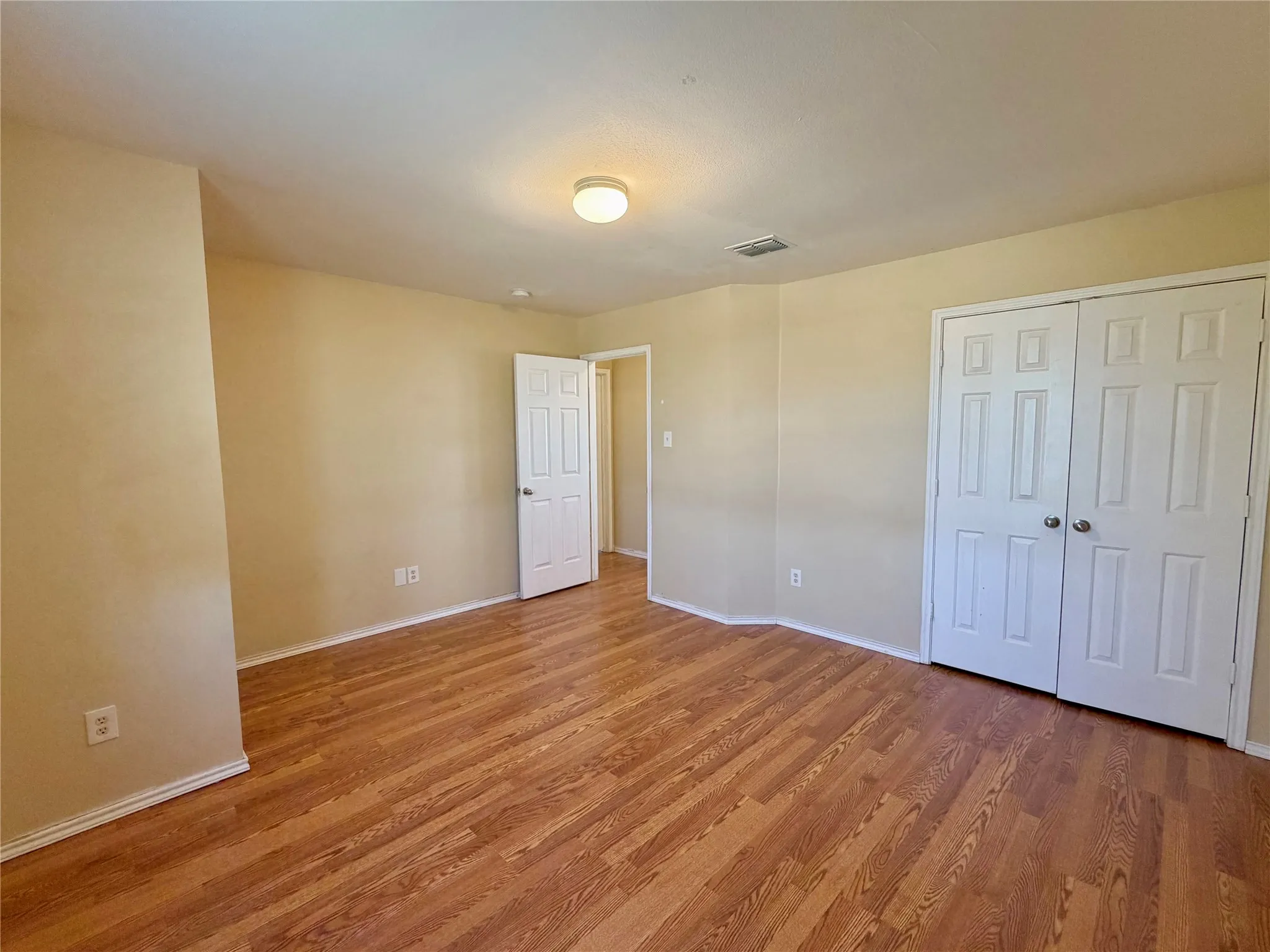 Single Family Residence For Rent in Dallas County , 2732 Ingram Circle, Mesquite, Texas 75181, 5 Bedroom, 3 Bathroom, 2 Garage spaces, 2,989 Sqft, built in 2005, mls#21357753, Real Estate Agent in Mesquite, Homes For Rent in Dallas county, Homes For Rent in Mesquite, Realtor in Mesquite Texas, Real Estate Brokerage Independent Realty Texas, Luminita Cordes Realtor
