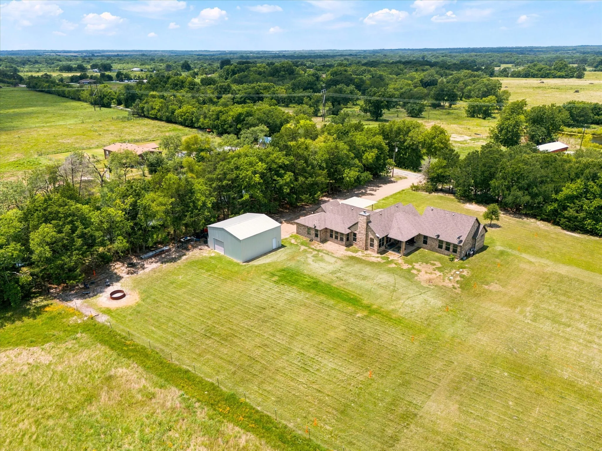 Single Family Residence For Sale in Kaufman County , 10551 County Road 155a, Kaufman, Texas 75142, 6 Bedroom, 4 Bathroom, Garage spaces, 2,951 Sqft, built in 2018, mls#21356709, Real Estate Agent in Kaufman, Homes For Sale in Kaufman county, Homes For Sale in Kaufman, Realtor in Kaufman Texas, Real Estate Brokerage Independent Realty Texas, Luminita Cordes Realtor