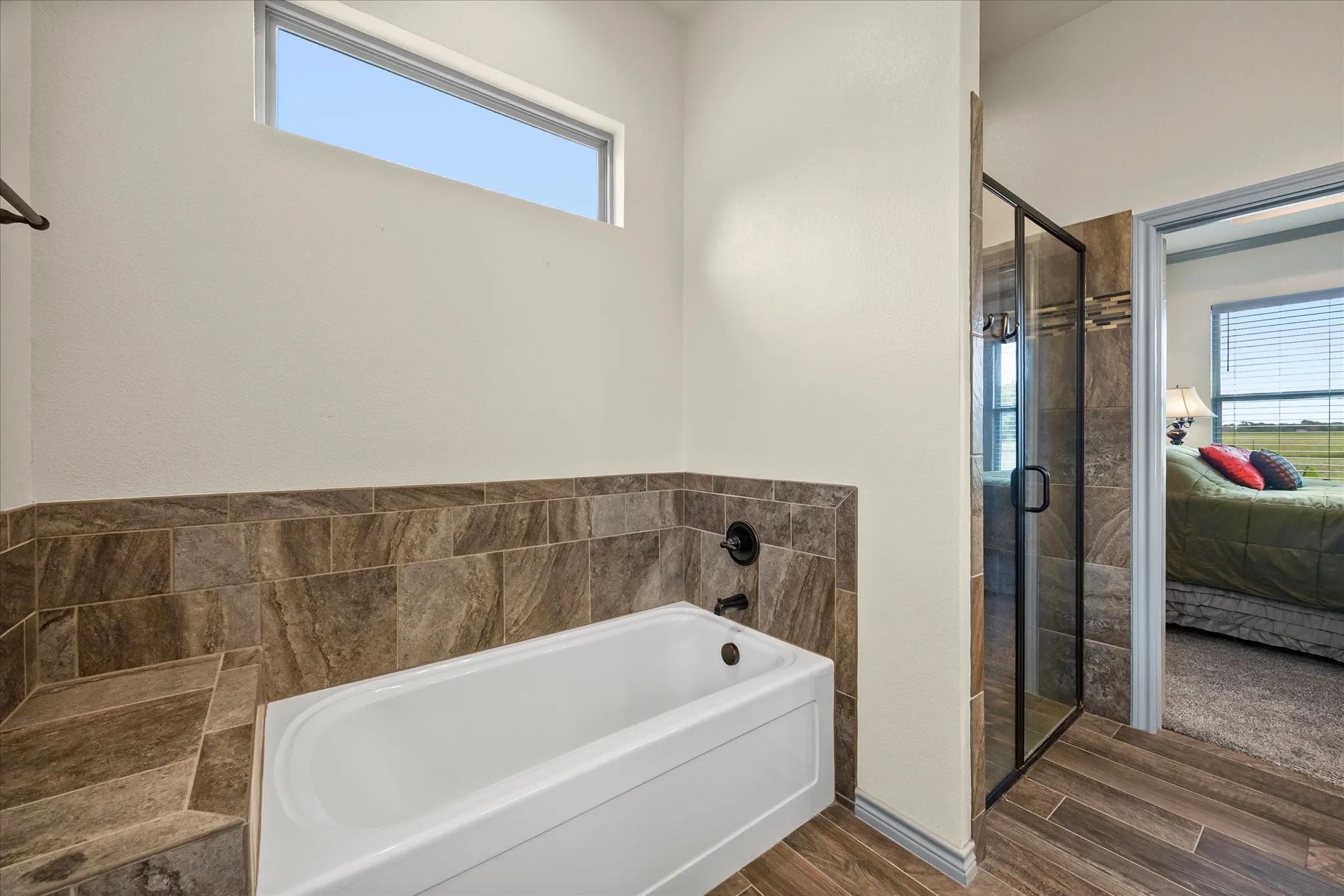 Single Family Residence For Sale in Kaufman County , 10551 County Road 155a, Kaufman, Texas 75142, 6 Bedroom, 4 Bathroom, Garage spaces, 2,951 Sqft, built in 2018, mls#21356709, Real Estate Agent in Kaufman, Homes For Sale in Kaufman county, Homes For Sale in Kaufman, Realtor in Kaufman Texas, Real Estate Brokerage Independent Realty Texas, Luminita Cordes Realtor