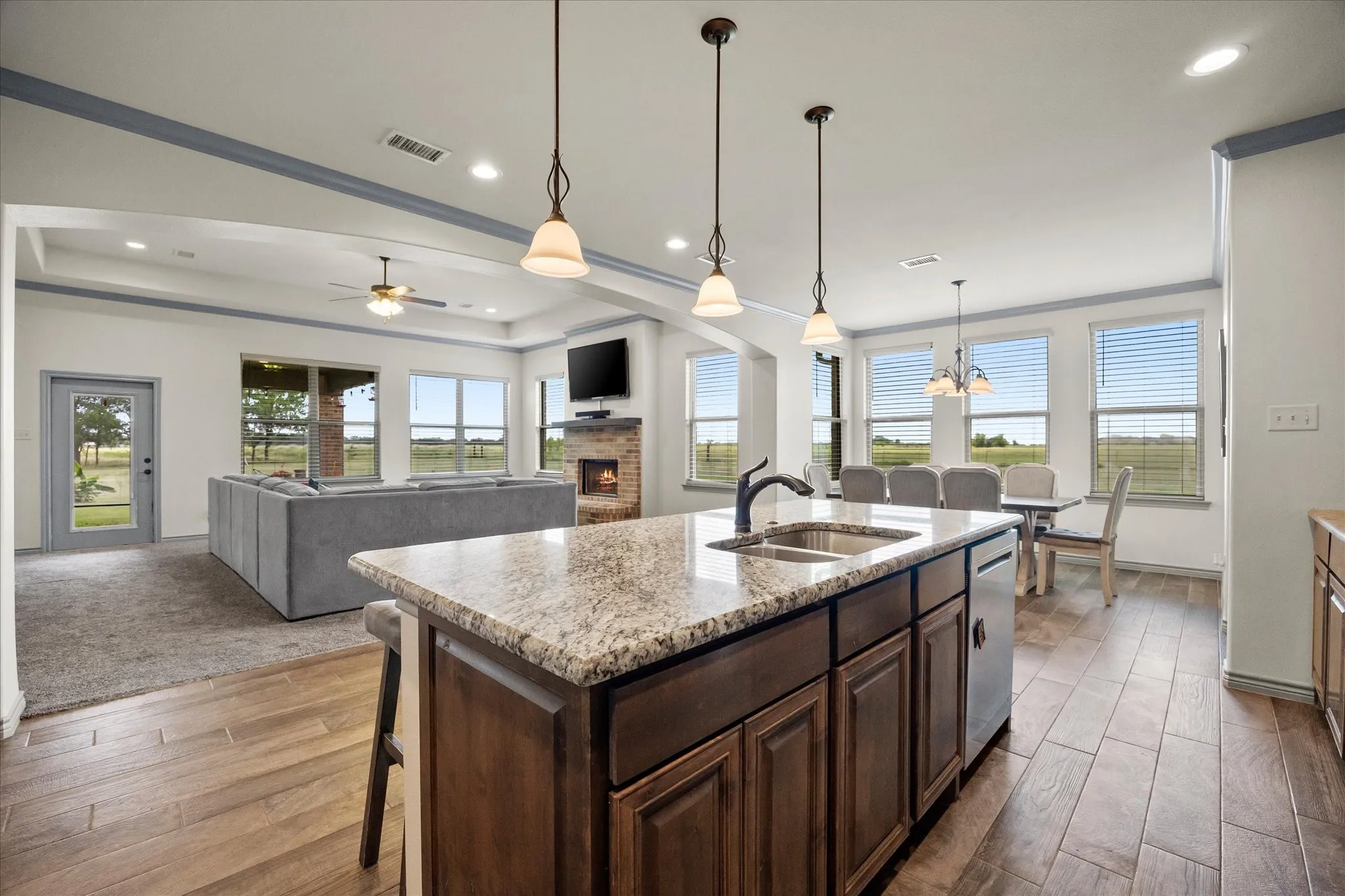 Single Family Residence For Sale in Kaufman County , 10551 County Road 155a, Kaufman, Texas 75142, 6 Bedroom, 4 Bathroom, Garage spaces, 2,951 Sqft, built in 2018, mls#21356709, Real Estate Agent in Kaufman, Homes For Sale in Kaufman county, Homes For Sale in Kaufman, Realtor in Kaufman Texas, Real Estate Brokerage Independent Realty Texas, Luminita Cordes Realtor