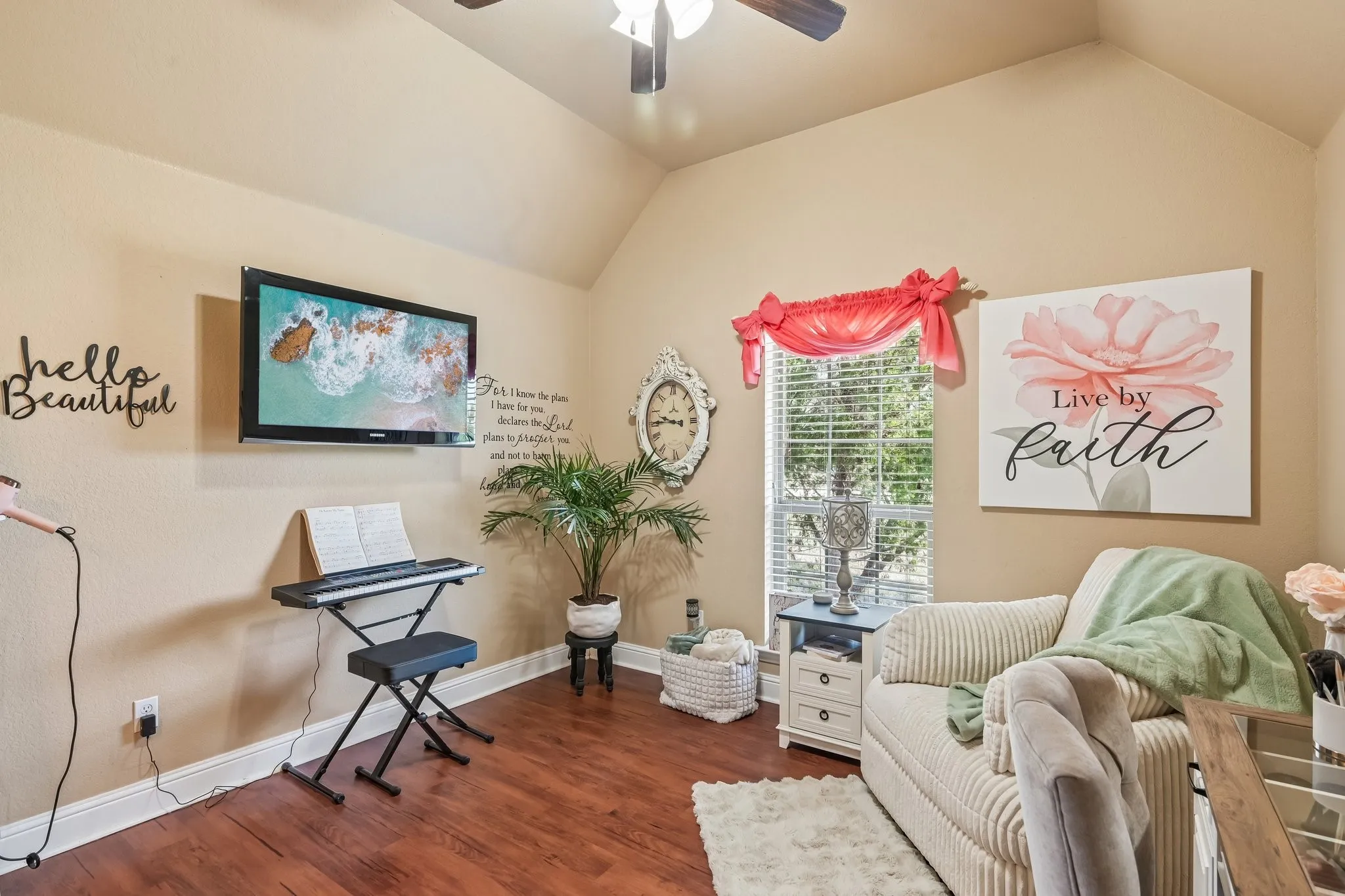 Single Family Residence For Sale in Parker County , 145 Mc Kay Lane, Weatherford, Texas 76088, 4 Bedroom, 3 Bathroom, 2 Garage spaces, 2,310 Sqft, built in 2006, mls#21357792, Real Estate Agent in Weatherford, Homes For Sale in Parker county, Homes For Sale in Weatherford, Realtor in Weatherford Texas, Real Estate Brokerage Independent Realty Texas, Luminita Cordes Realtor