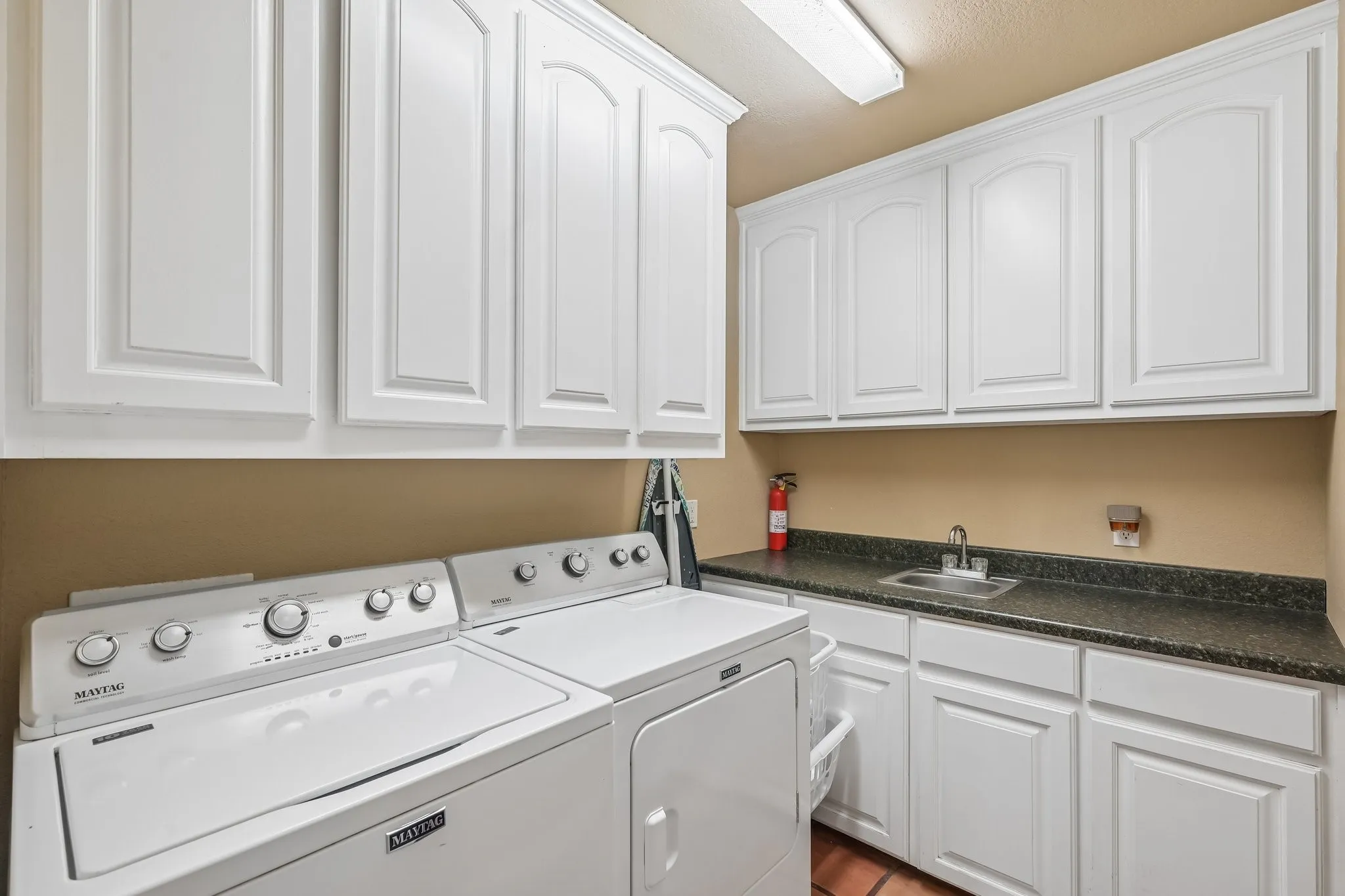 Single Family Residence For Sale in Parker County , 145 Mc Kay Lane, Weatherford, Texas 76088, 4 Bedroom, 3 Bathroom, 2 Garage spaces, 2,310 Sqft, built in 2006, mls#21357792, Real Estate Agent in Weatherford, Homes For Sale in Parker county, Homes For Sale in Weatherford, Realtor in Weatherford Texas, Real Estate Brokerage Independent Realty Texas, Luminita Cordes Realtor