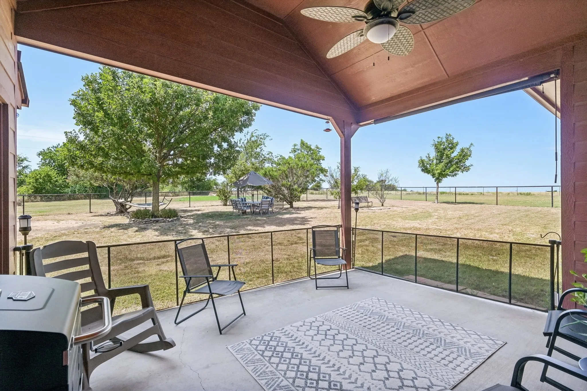 Single Family Residence For Sale in Parker County , 145 Mc Kay Lane, Weatherford, Texas 76088, 4 Bedroom, 3 Bathroom, 2 Garage spaces, 2,310 Sqft, built in 2006, mls#21357792, Real Estate Agent in Weatherford, Homes For Sale in Parker county, Homes For Sale in Weatherford, Realtor in Weatherford Texas, Real Estate Brokerage Independent Realty Texas, Luminita Cordes Realtor