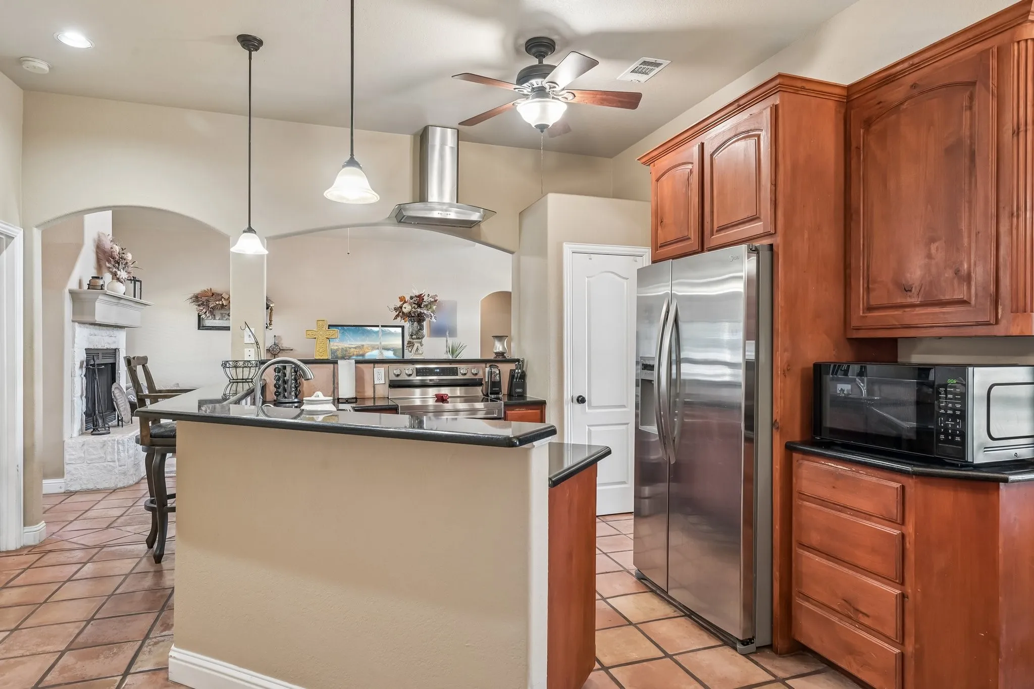 Single Family Residence For Sale in Parker County , 145 Mc Kay Lane, Weatherford, Texas 76088, 4 Bedroom, 3 Bathroom, 2 Garage spaces, 2,310 Sqft, built in 2006, mls#21357792, Real Estate Agent in Weatherford, Homes For Sale in Parker county, Homes For Sale in Weatherford, Realtor in Weatherford Texas, Real Estate Brokerage Independent Realty Texas, Luminita Cordes Realtor