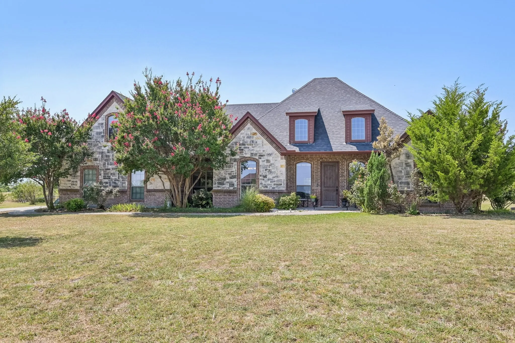 Single Family Residence For Sale in Parker County , 145 Mc Kay Lane, Weatherford, Texas 76088, 4 Bedroom, 3 Bathroom, 2 Garage spaces, 2,310 Sqft, built in 2006, mls#21357792, Real Estate Agent in Weatherford, Homes For Sale in Parker county, Homes For Sale in Weatherford, Realtor in Weatherford Texas, Real Estate Brokerage Independent Realty Texas, Luminita Cordes Realtor